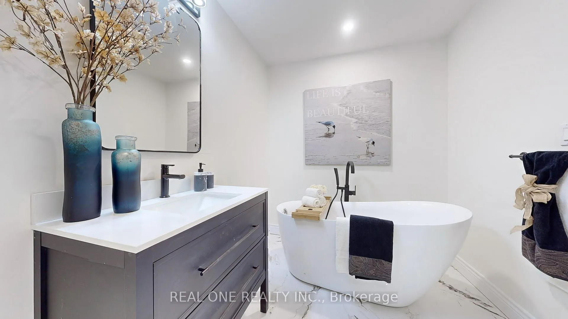 Photo 25 of 99 Aitken Circle, Markham, Unionville — HOMEH