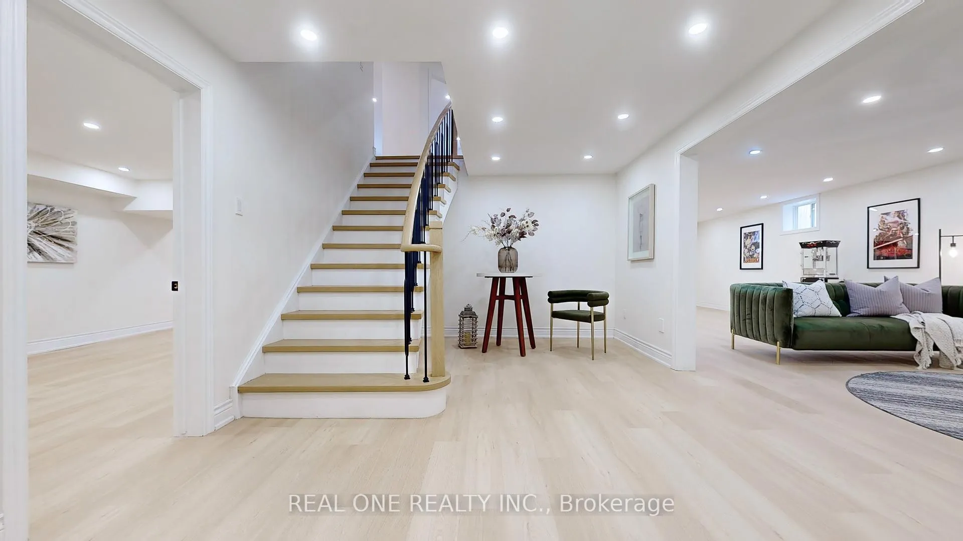 Photo 38 of 99 Aitken Circle, Markham, Unionville — HOMEH