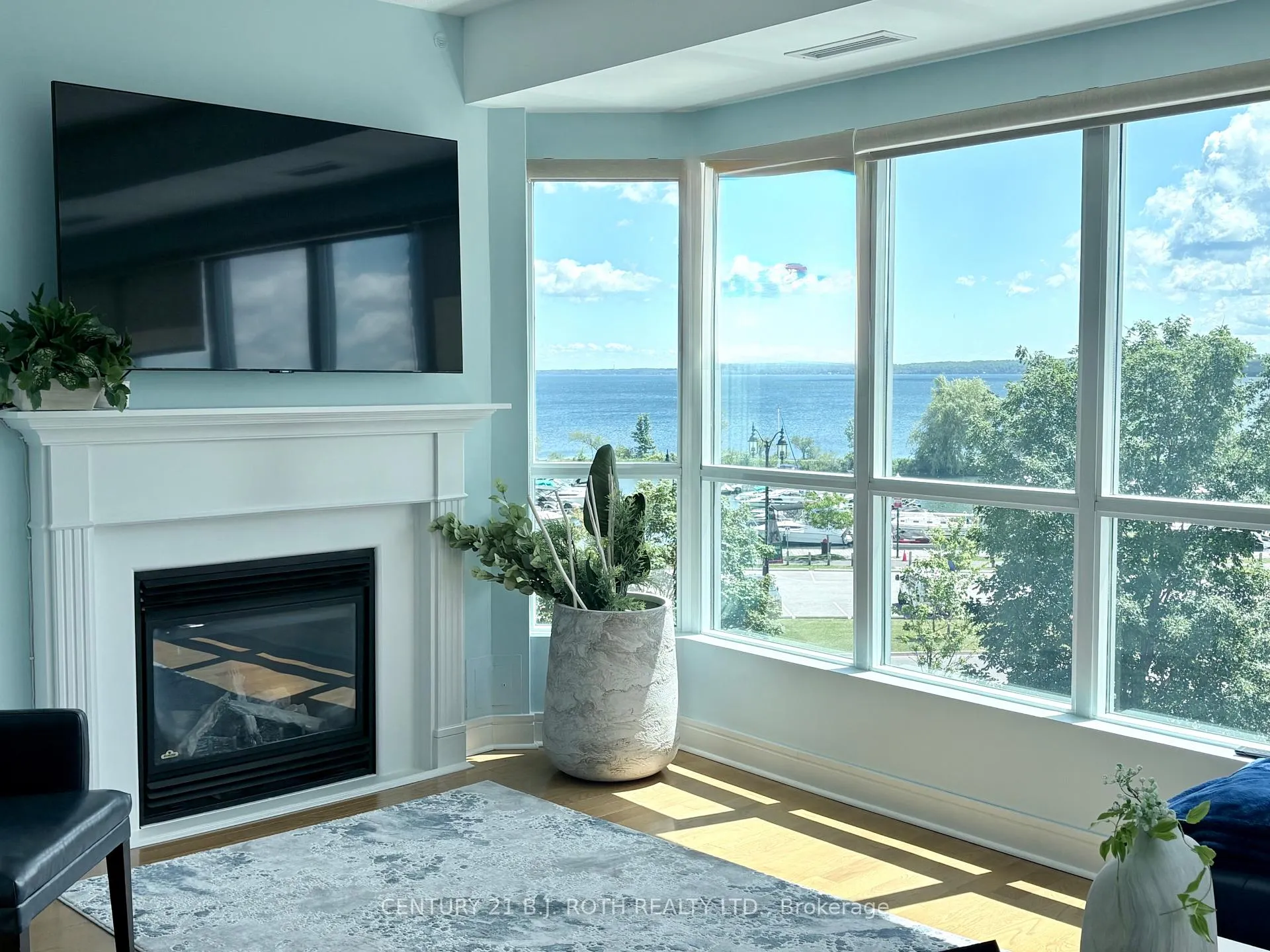 Photo 6 of Unit 411, 2 Toronto Street, Barrie, City Centre — HOMEH
