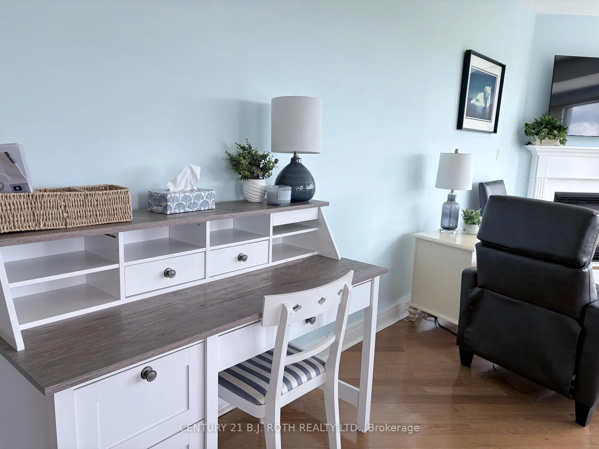 Photo 9 of Unit 411, 2 Toronto Street, Barrie, City Centre — HOMEH