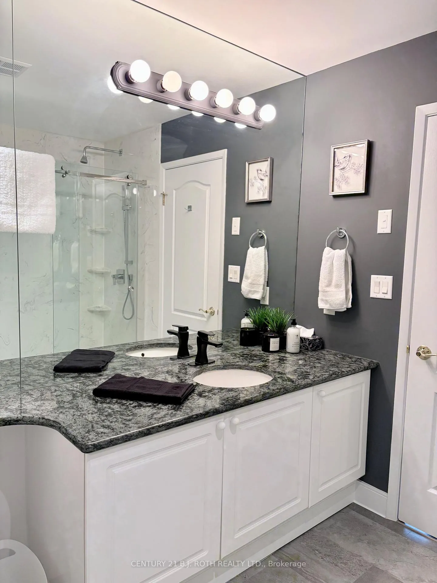 Photo 17 of Unit 411, 2 Toronto Street, Barrie, City Centre — HOMEH