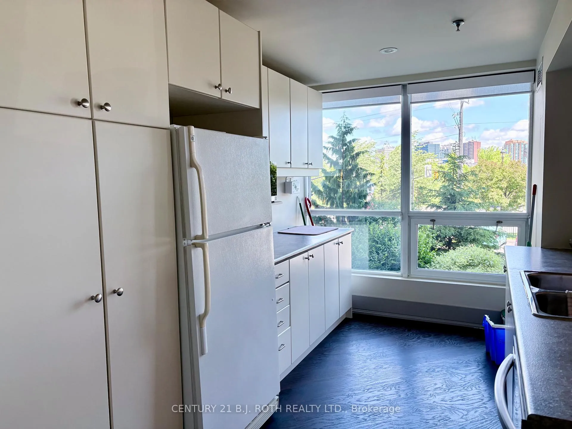 Photo 35 of Unit 411, 2 Toronto Street, Barrie, City Centre — HOMEH