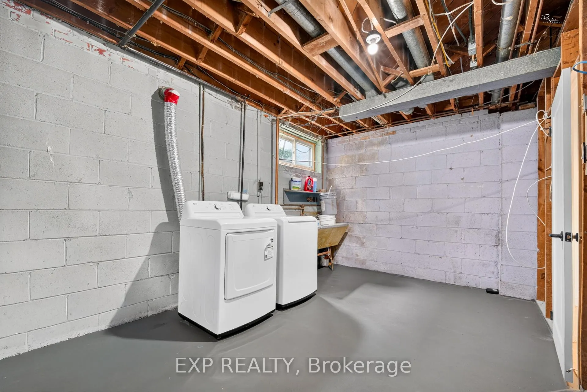 Photo 14 of 39 Treadgold Crescent, North York, Parkwoods-Donalda — HOMEH