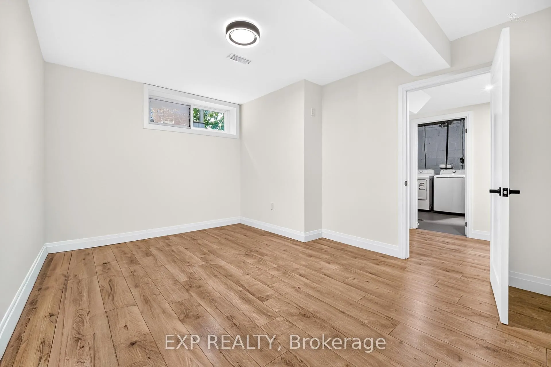 Photo 15 of 39 Treadgold Crescent, North York, Parkwoods-Donalda — HOMEH