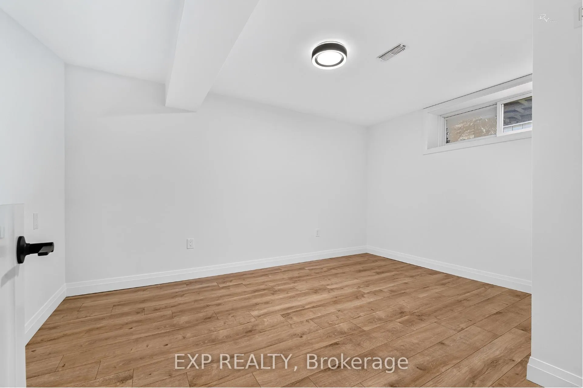 Photo 16 of 39 Treadgold Crescent, North York, Parkwoods-Donalda — HOMEH
