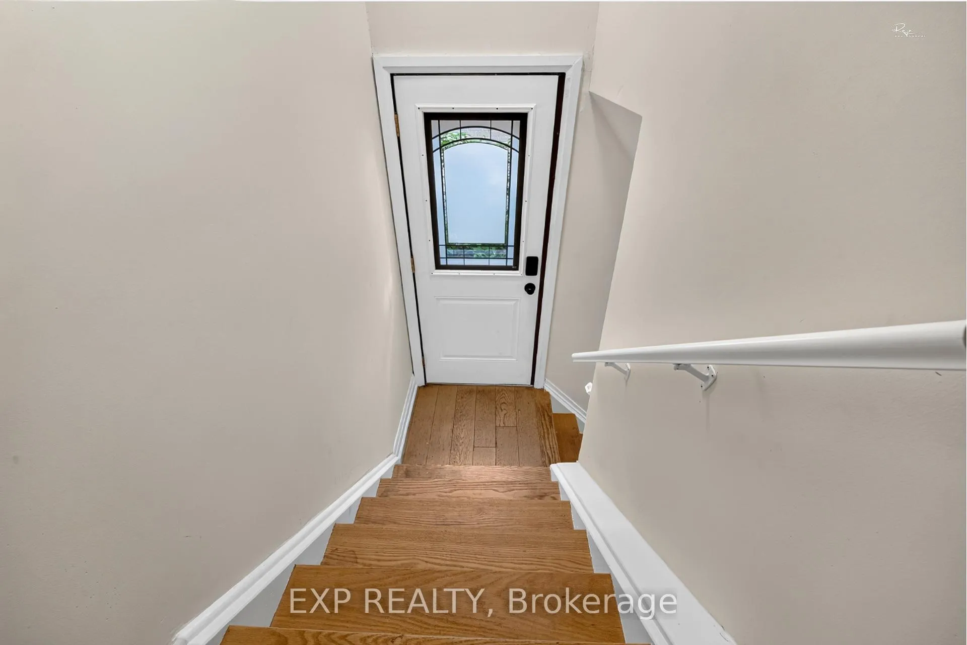 Photo 23 of 39 Treadgold Crescent, North York, Parkwoods-Donalda — HOMEH