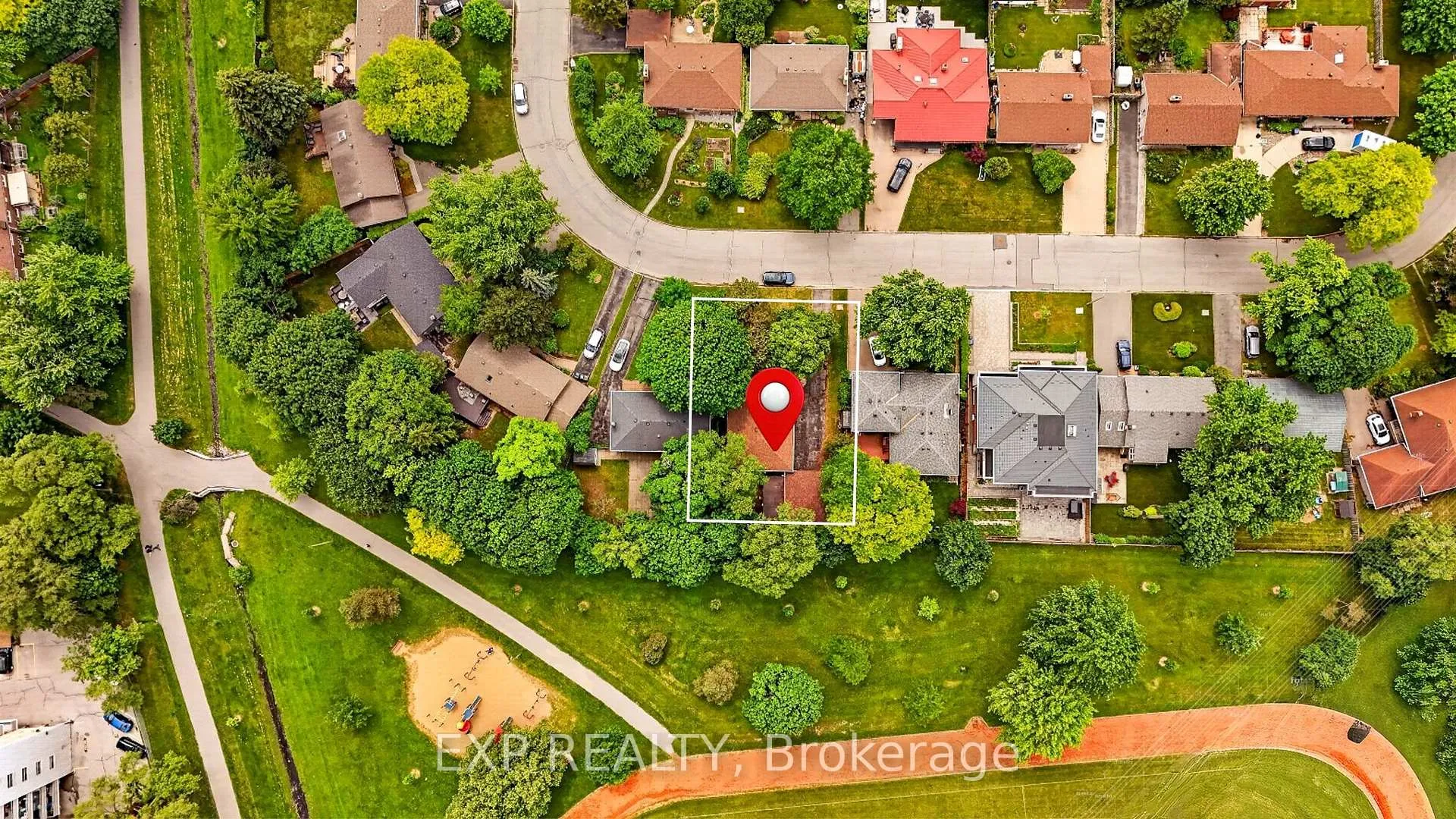 Photo 26 of 39 Treadgold Crescent, North York, Parkwoods-Donalda — HOMEH