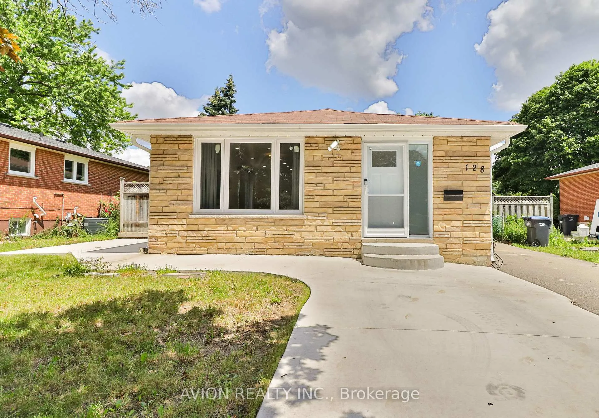 Photo 1 of 128 Rutherford Road N, Brampton, Madoc — HOMEH