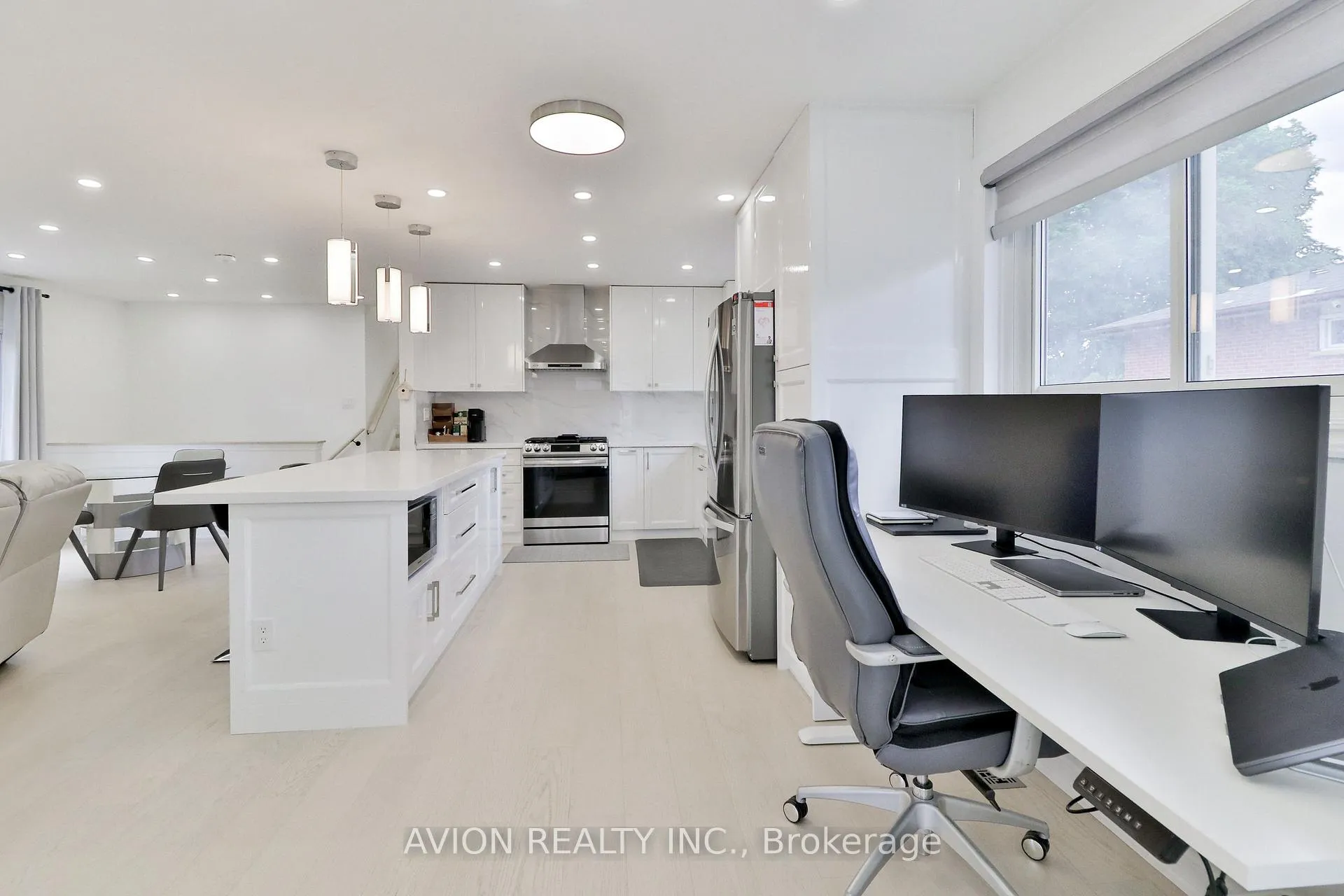 Photo 4 of 128 Rutherford Road N, Brampton, Madoc — HOMEH