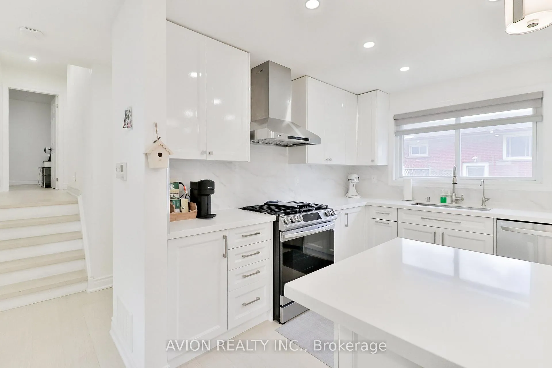 Photo 6 of 128 Rutherford Road N, Brampton, Madoc — HOMEH