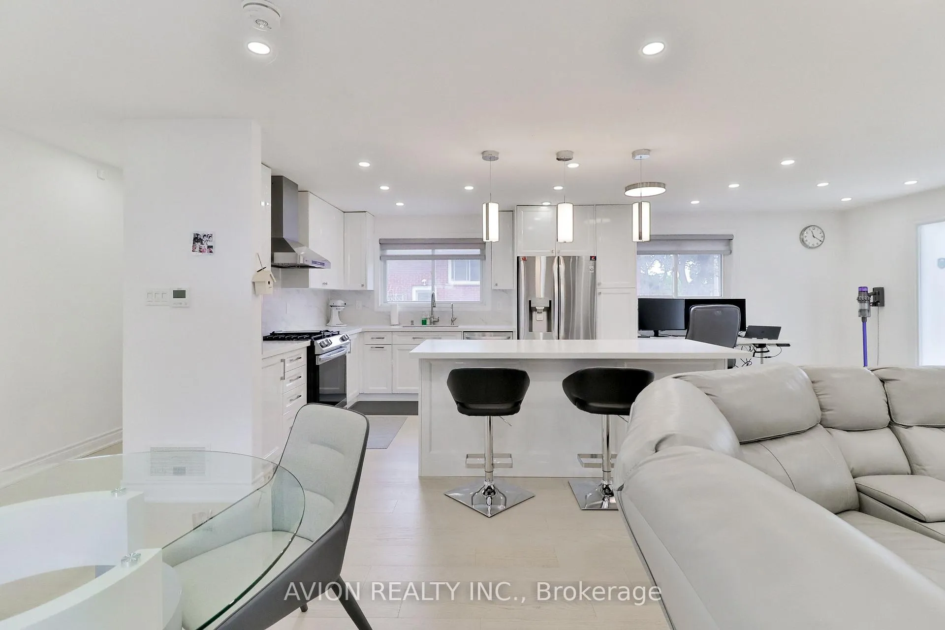 Photo 10 of 128 Rutherford Road N, Brampton, Madoc — HOMEH
