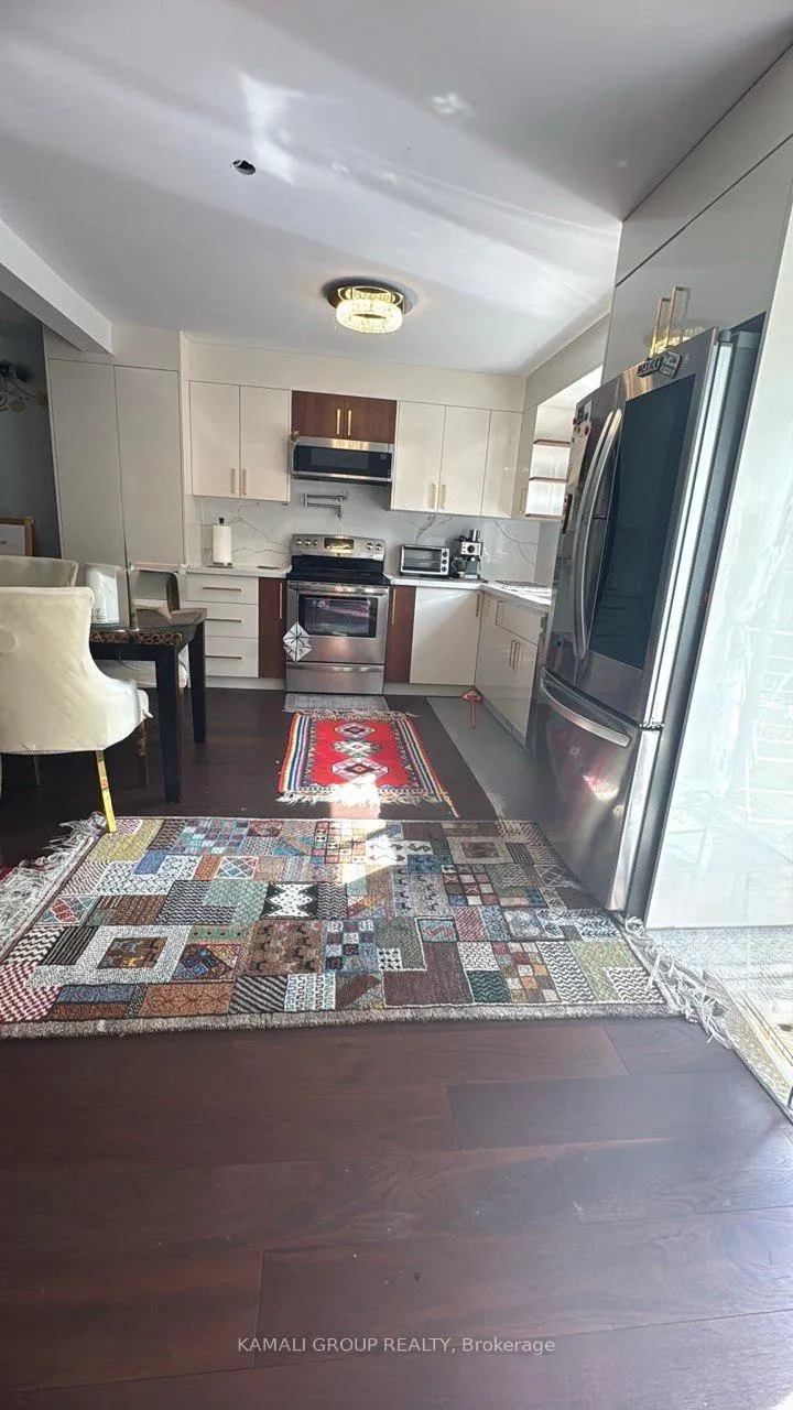 Photo 5 of 24 Valhalla Court, Aurora, Aurora Village — HOMEH