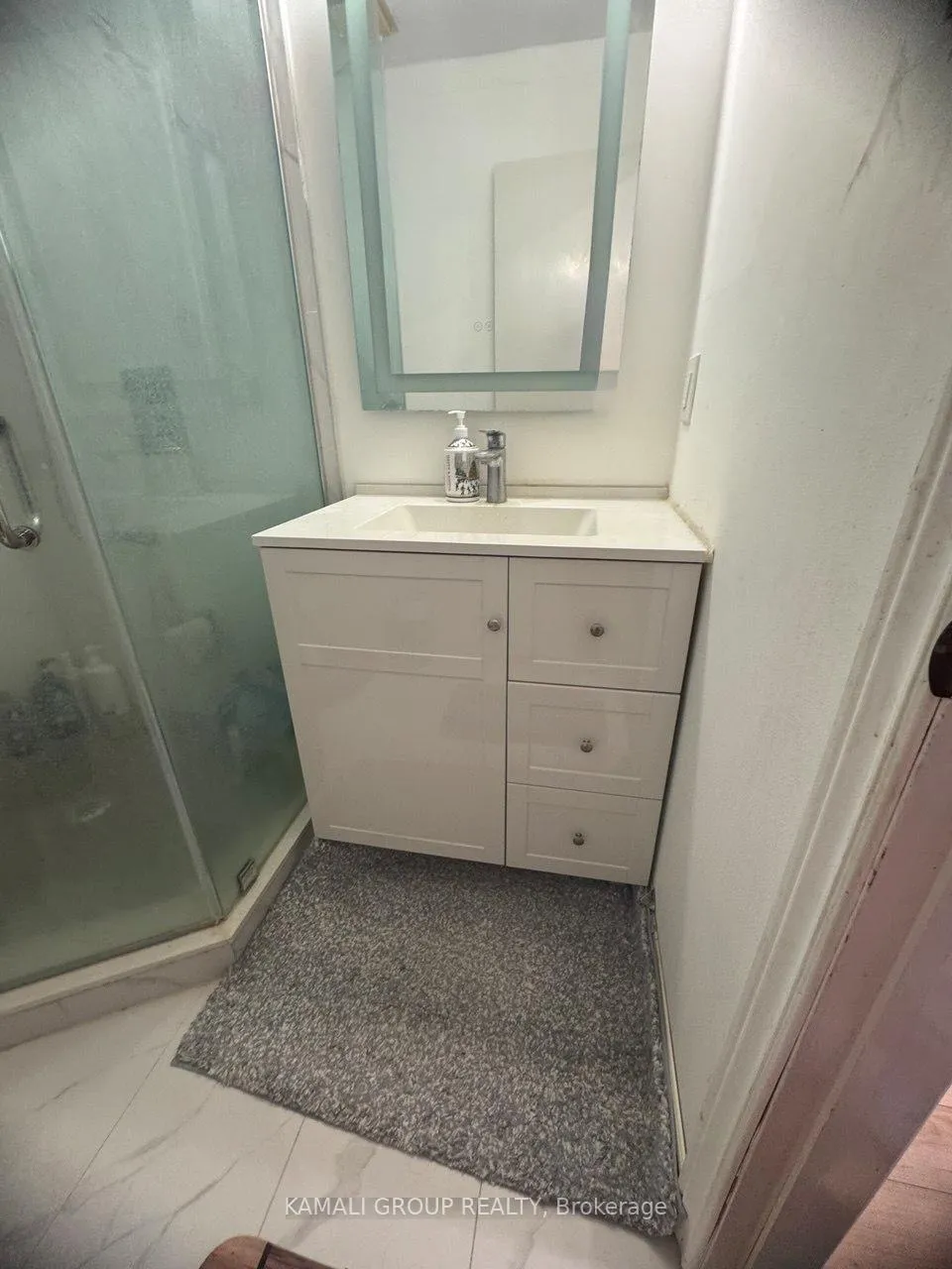 Photo 11 of 24 Valhalla Court, Aurora, Aurora Village — HOMEH