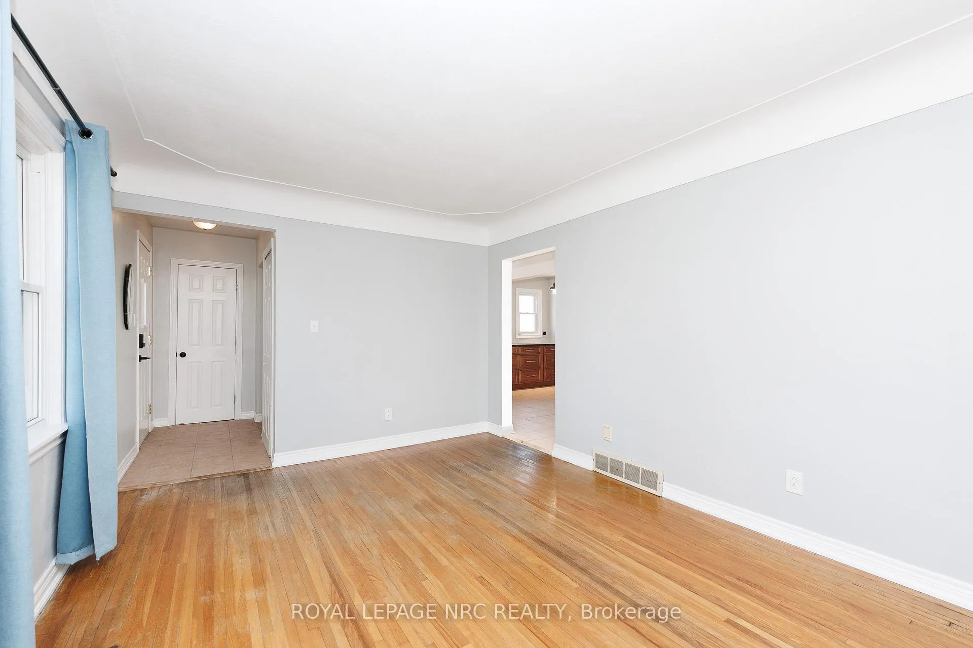 Photo 9 of 3090 Dorchester Road, Niagara Falls, Stamford — HOMEH