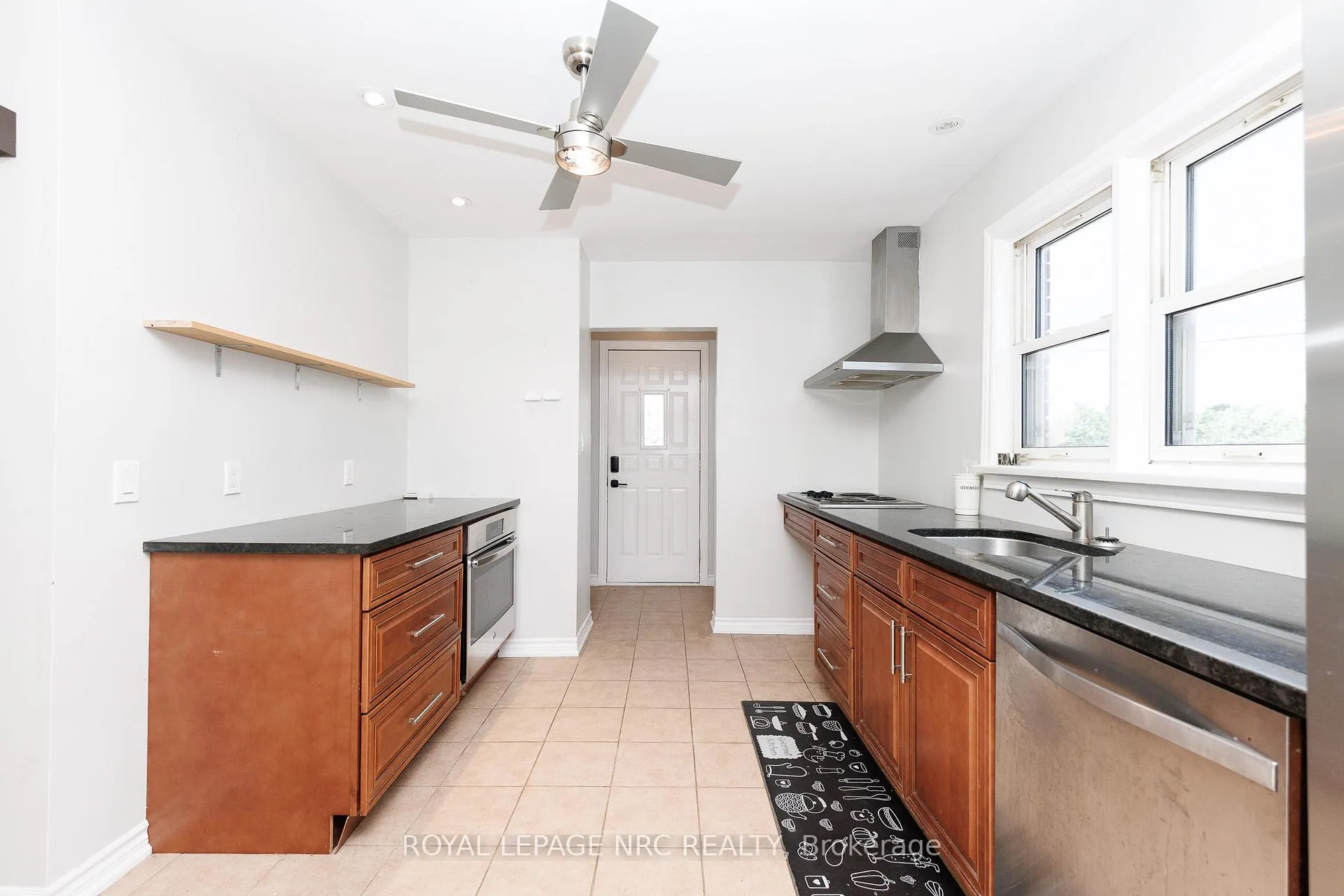 Photo 10 of 3090 Dorchester Road, Niagara Falls, Stamford — HOMEH