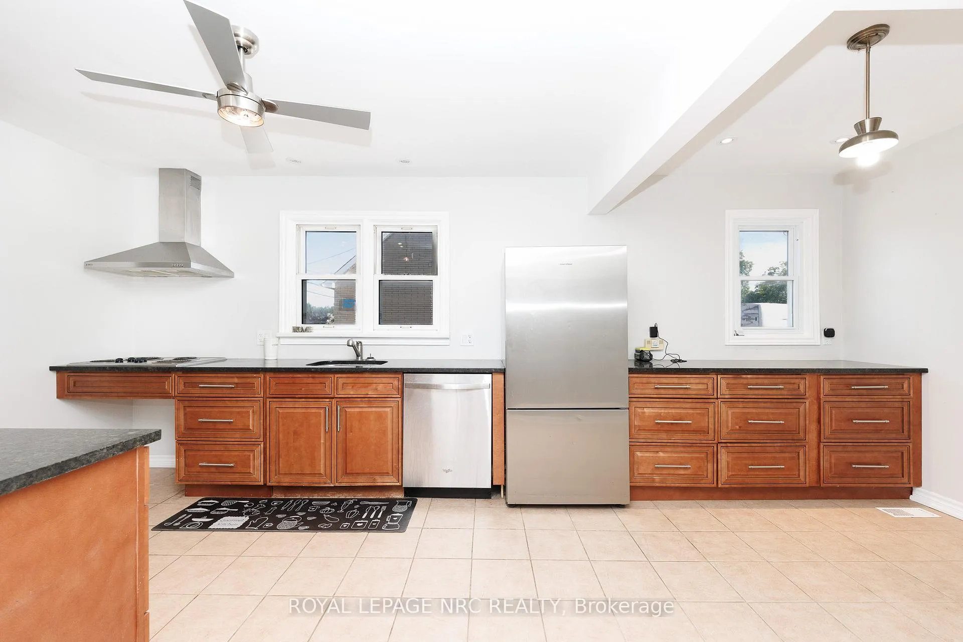 Photo 15 of 3090 Dorchester Road, Niagara Falls, Stamford — HOMEH