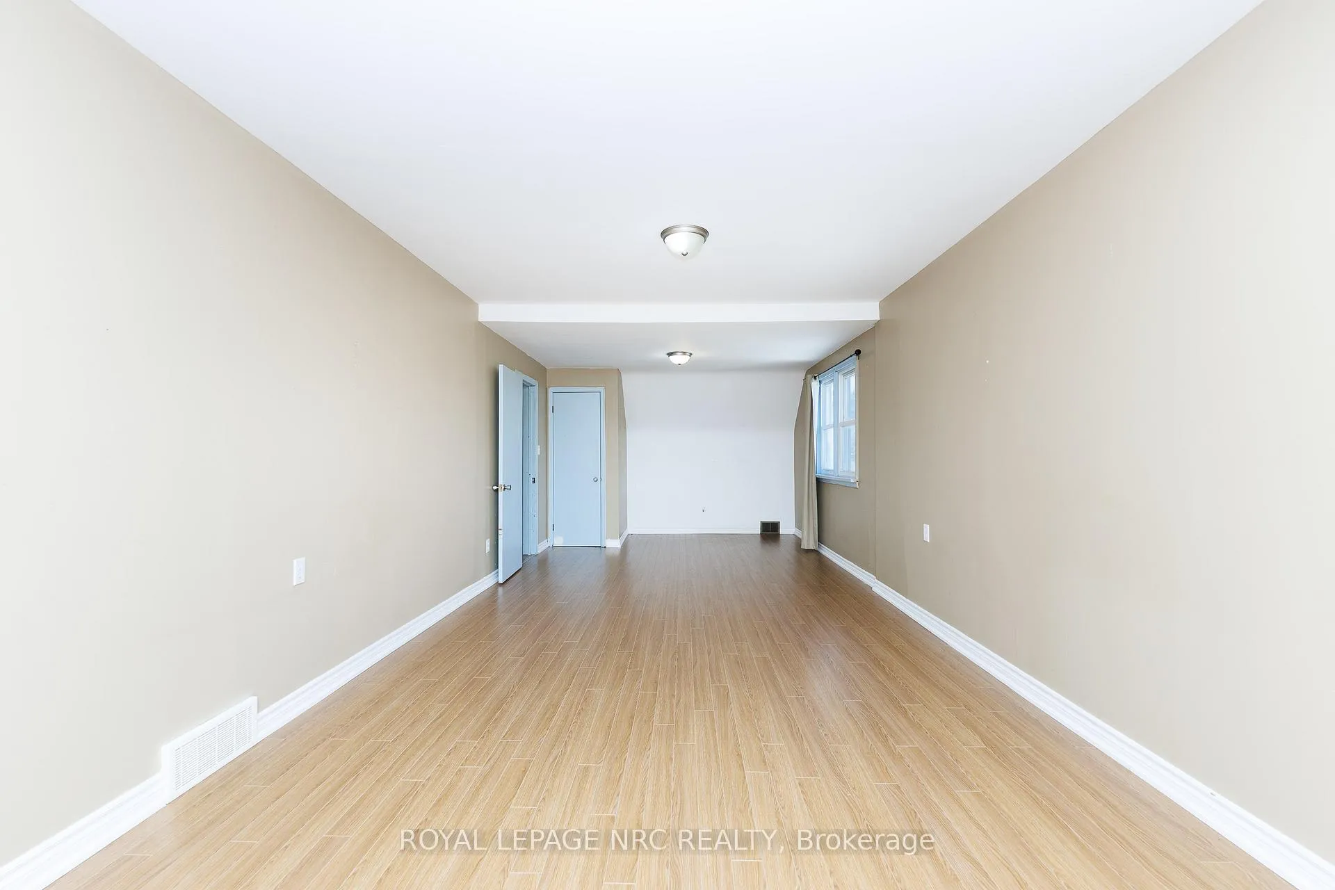 Photo 28 of 3090 Dorchester Road, Niagara Falls, Stamford — HOMEH