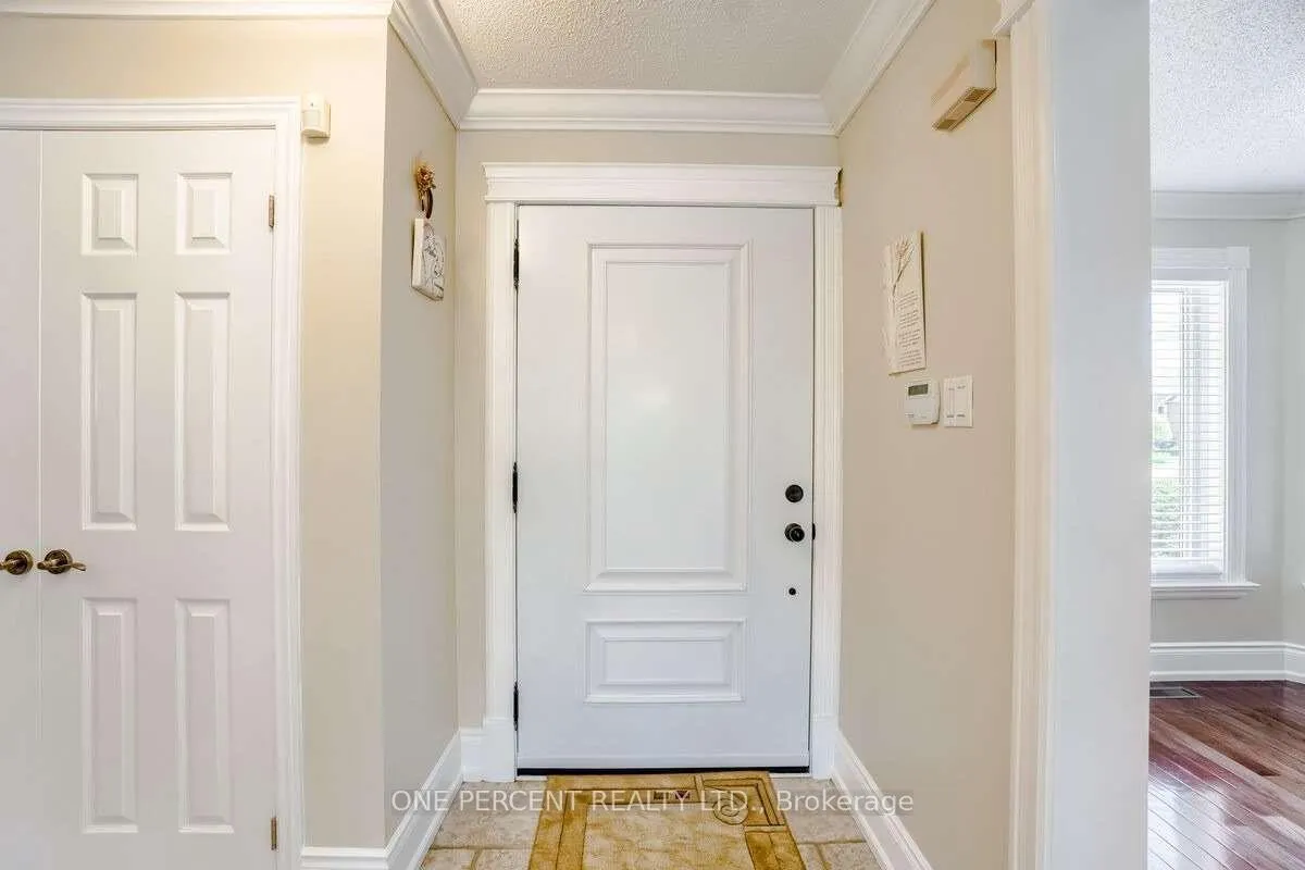 Photo 3 of 15 Beaverhall Road, Brampton, Brampton West — HOMEH