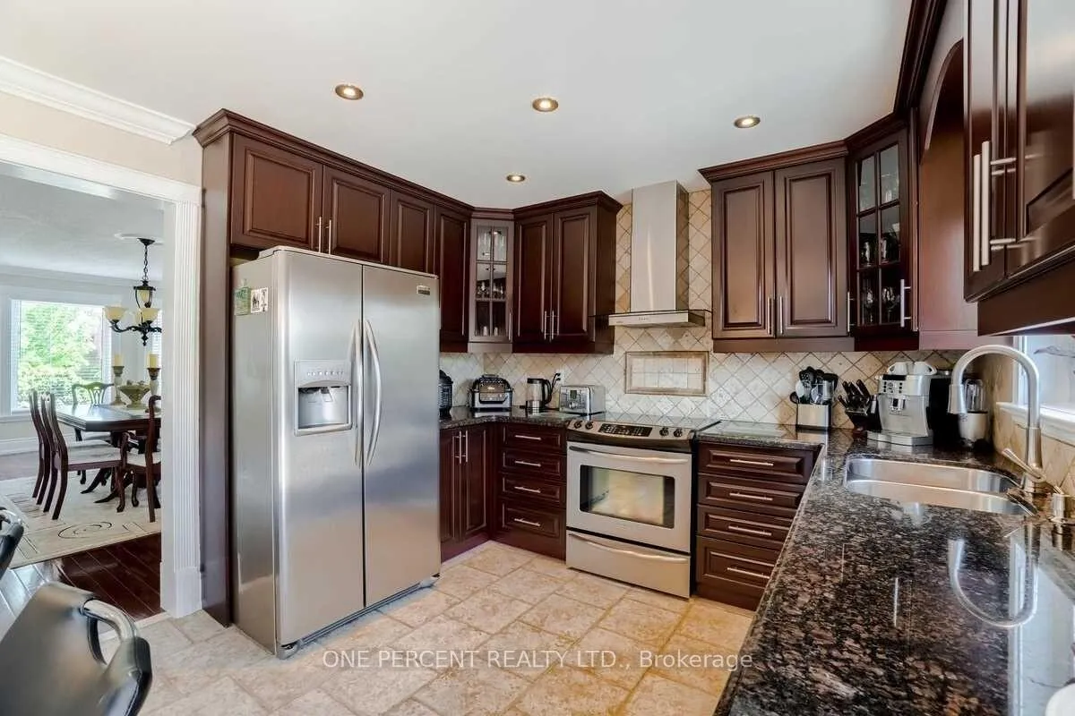 Photo 5 of 15 Beaverhall Road, Brampton, Brampton West — HOMEH