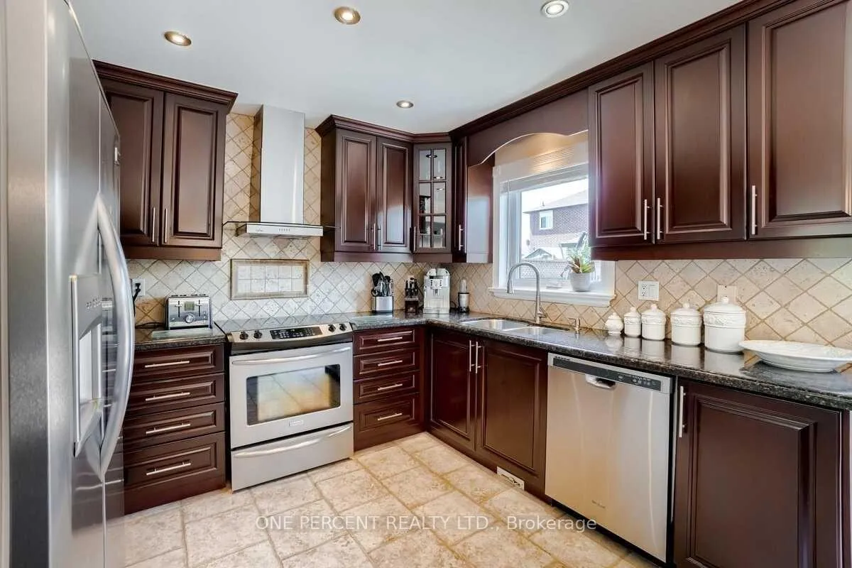 Photo 6 of 15 Beaverhall Road, Brampton, Brampton West — HOMEH