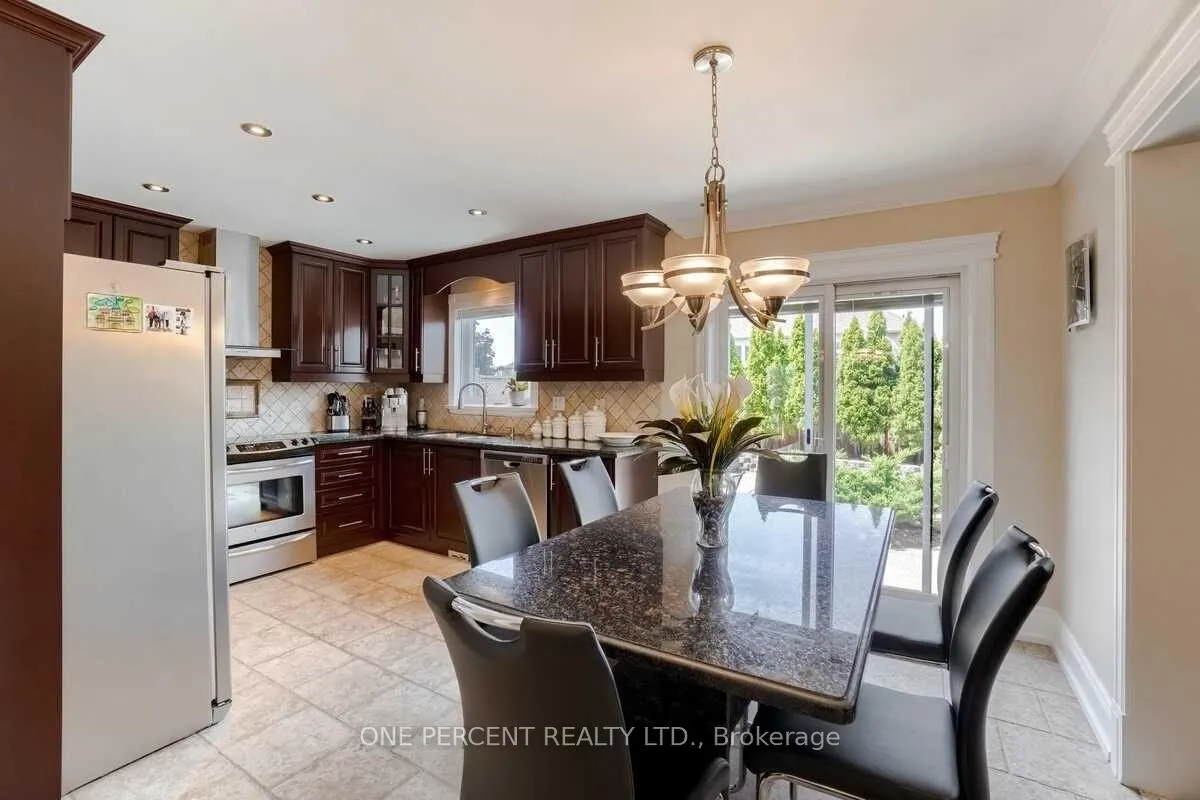Photo 8 of 15 Beaverhall Road, Brampton, Brampton West — HOMEH