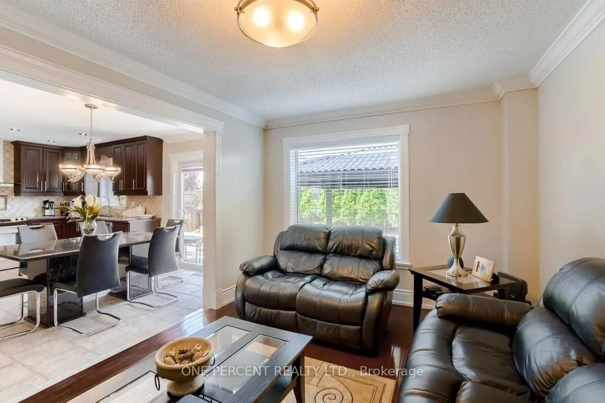 Photo 10 of 15 Beaverhall Road, Brampton, Brampton West — HOMEH
