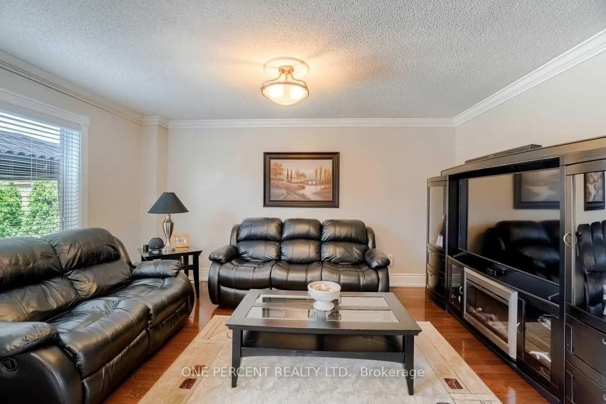 Photo 11 of 15 Beaverhall Road, Brampton, Brampton West — HOMEH