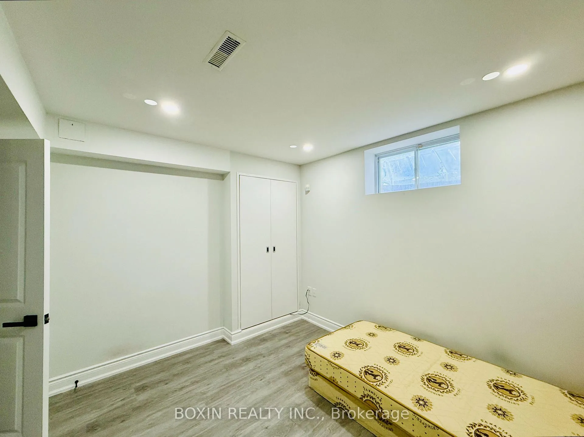 Photo 2 of Unit Basement Room 3, 1 Adirondack Gate, Scarborough, L'Amoreaux — HOMEH