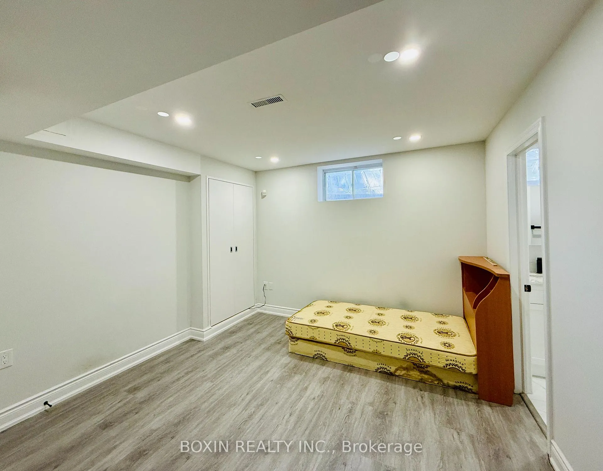 Photo 4 of Unit Basement Room 3, 1 Adirondack Gate, Scarborough, L'Amoreaux — HOMEH