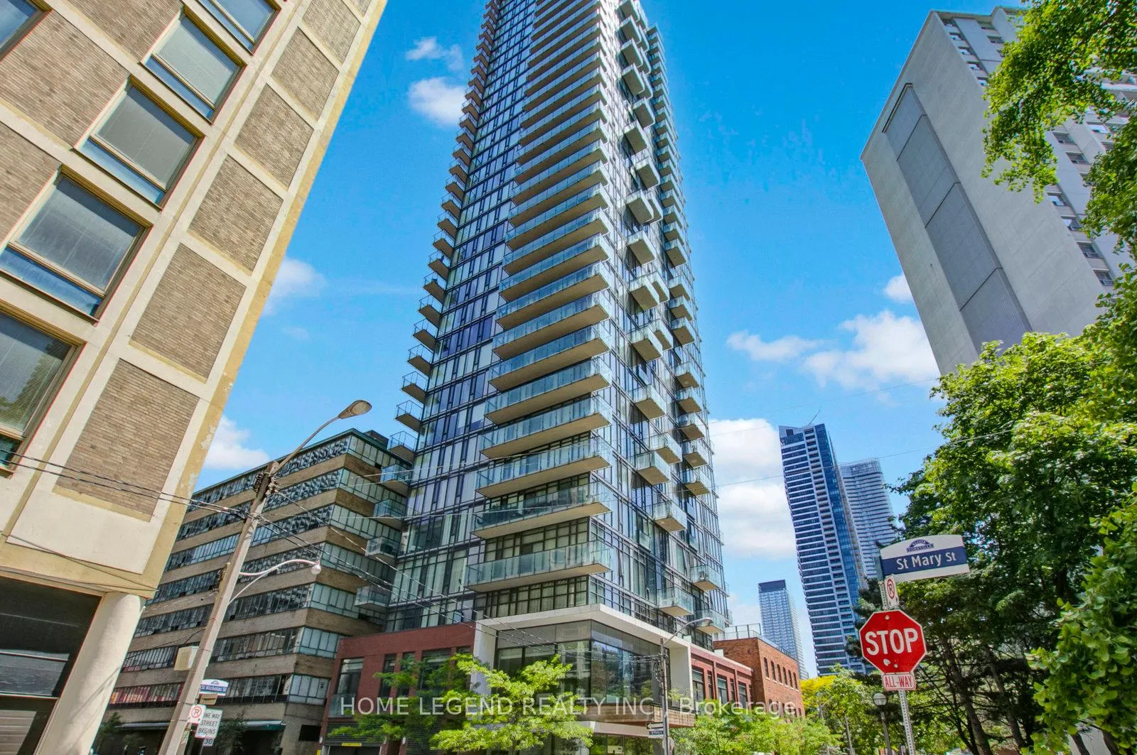 Front of Unit 906, 75 St Nicholas Street