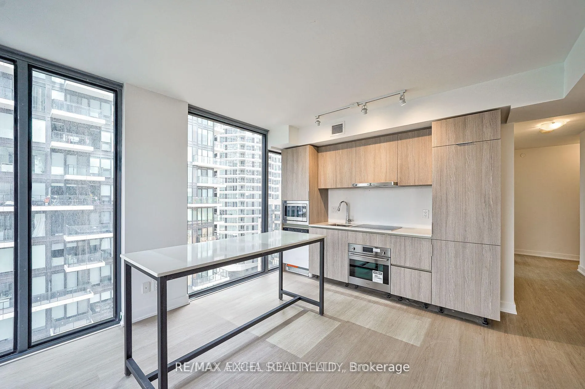 Photo 2 of Unit 1402, 47 Mutual Street, Toronto, Church-Yonge Corridor — HOMEH