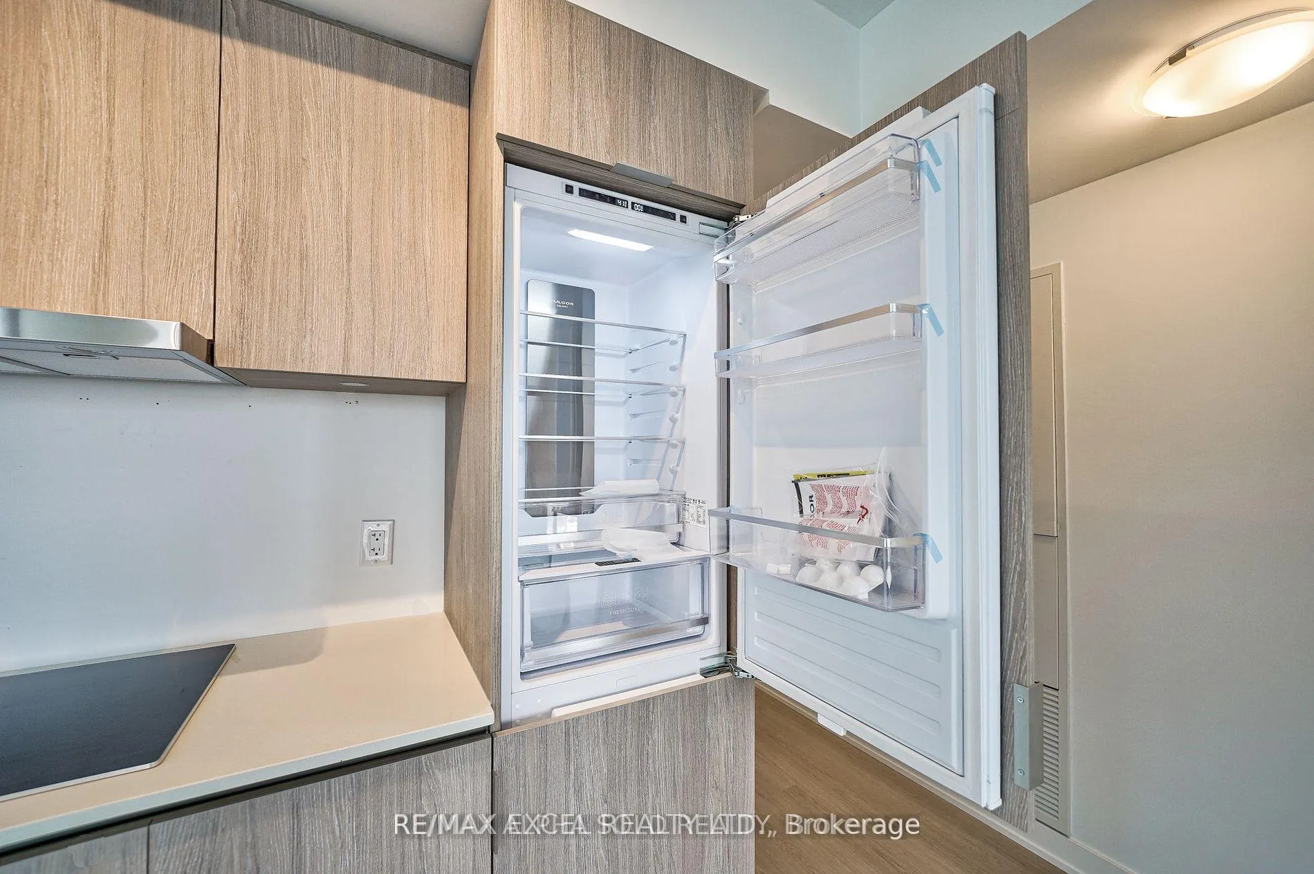 Photo 3 of Unit 1402, 47 Mutual Street, Toronto, Church-Yonge Corridor — HOMEH