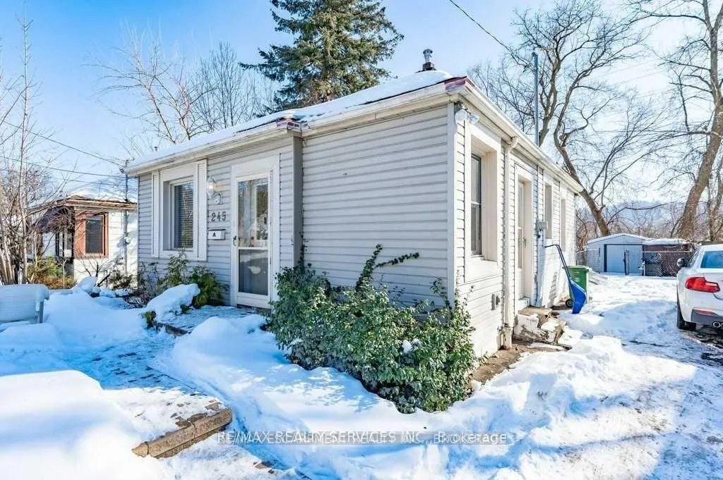 Photo 2 of 245 Haddon Ave, Hamilton, Ainslie Wood — HOMEH