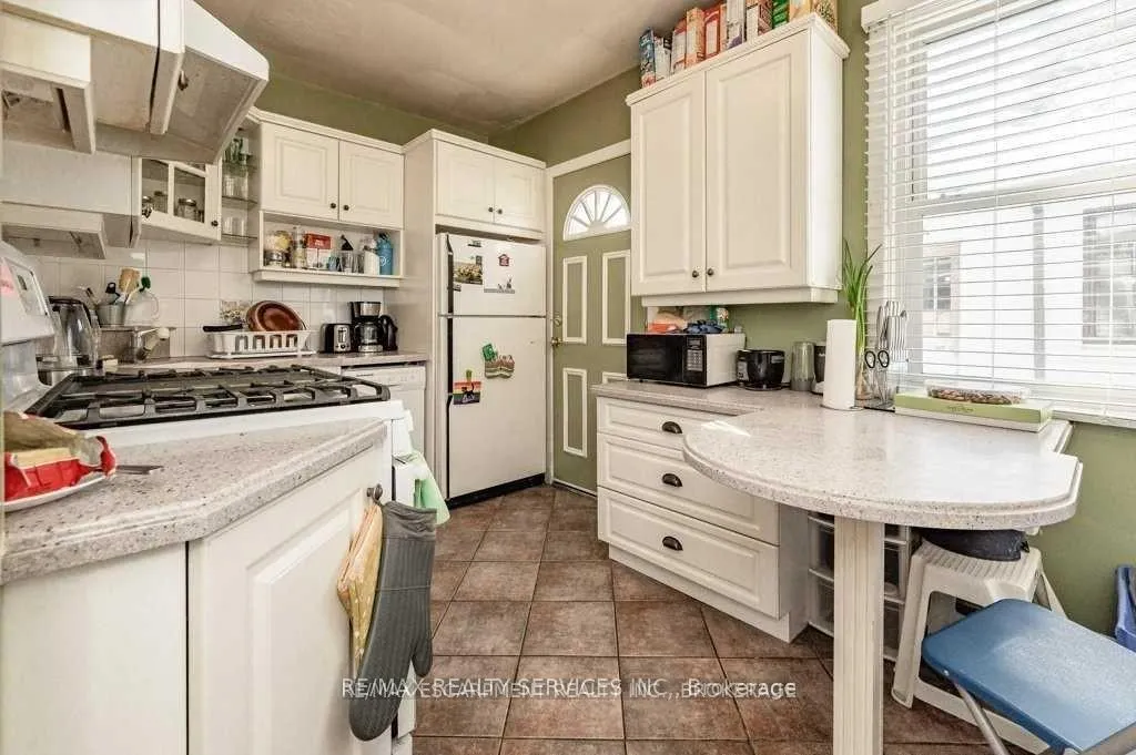 Photo 5 of 245 Haddon Ave, Hamilton, Ainslie Wood — HOMEH