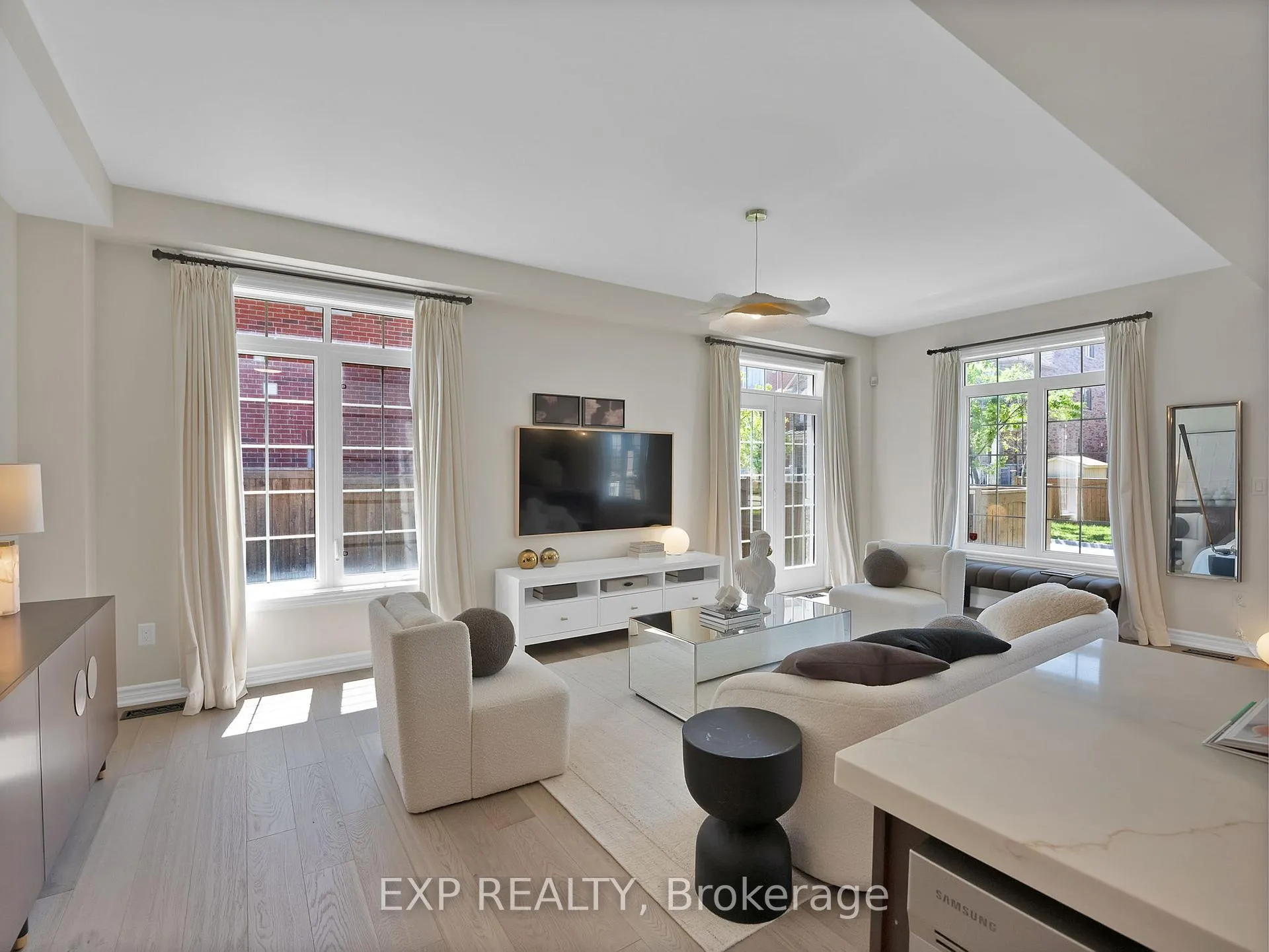 Photo 9 of 51 Living Crescent, Markham, Victoria Square — HOMEH