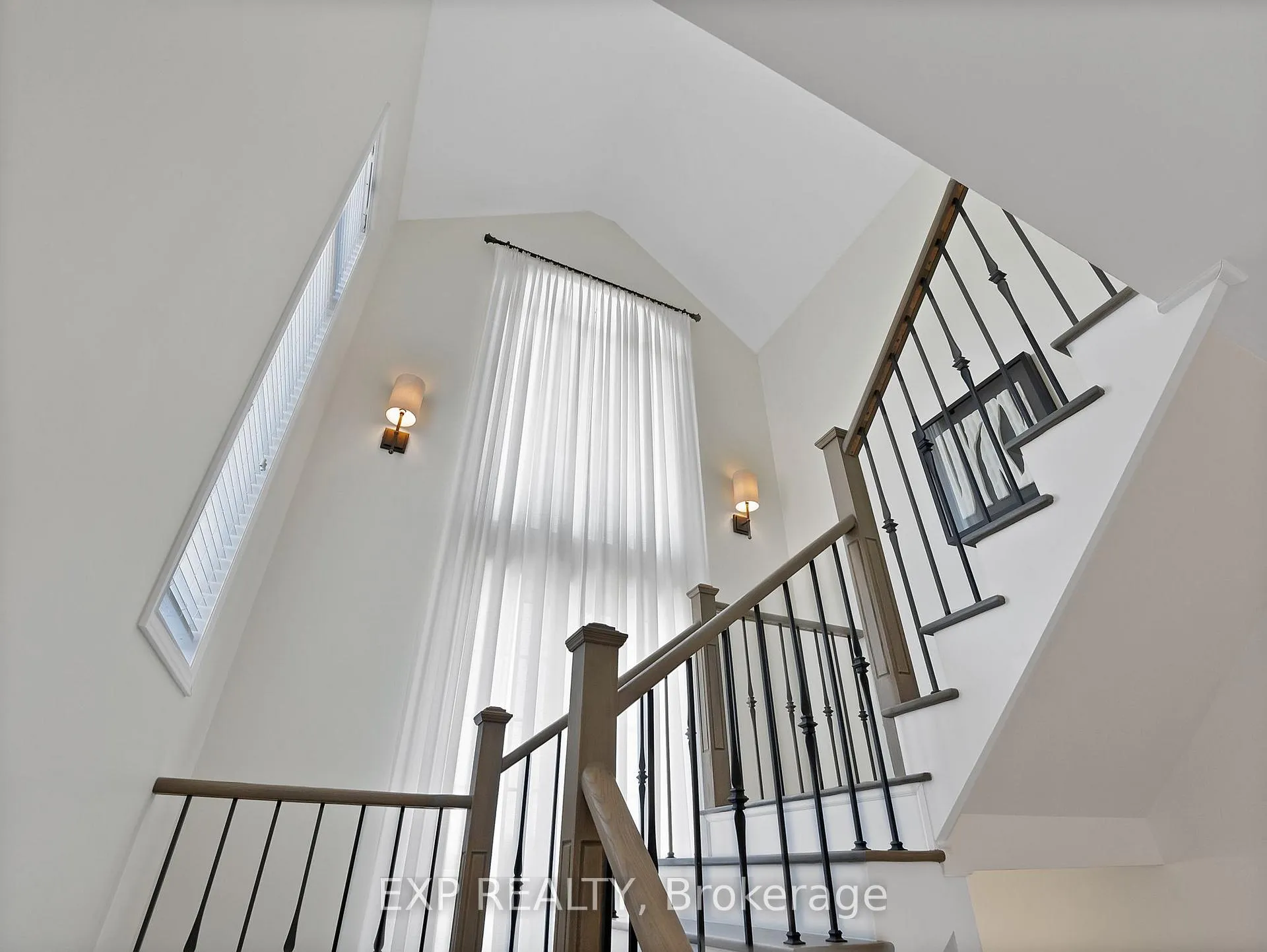 Photo 20 of 51 Living Crescent, Markham, Victoria Square — HOMEH