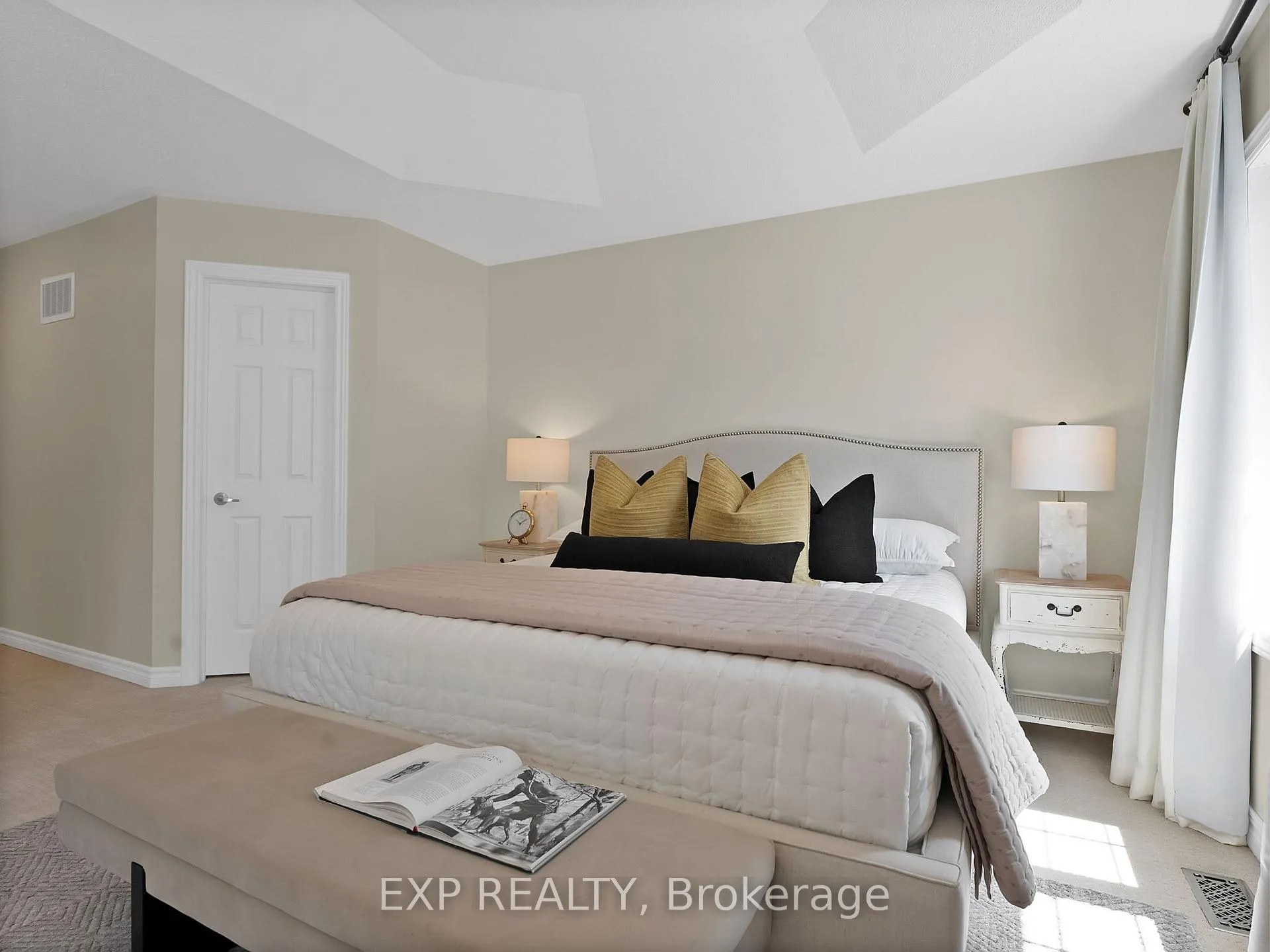 Photo 25 of 51 Living Crescent, Markham, Victoria Square — HOMEH