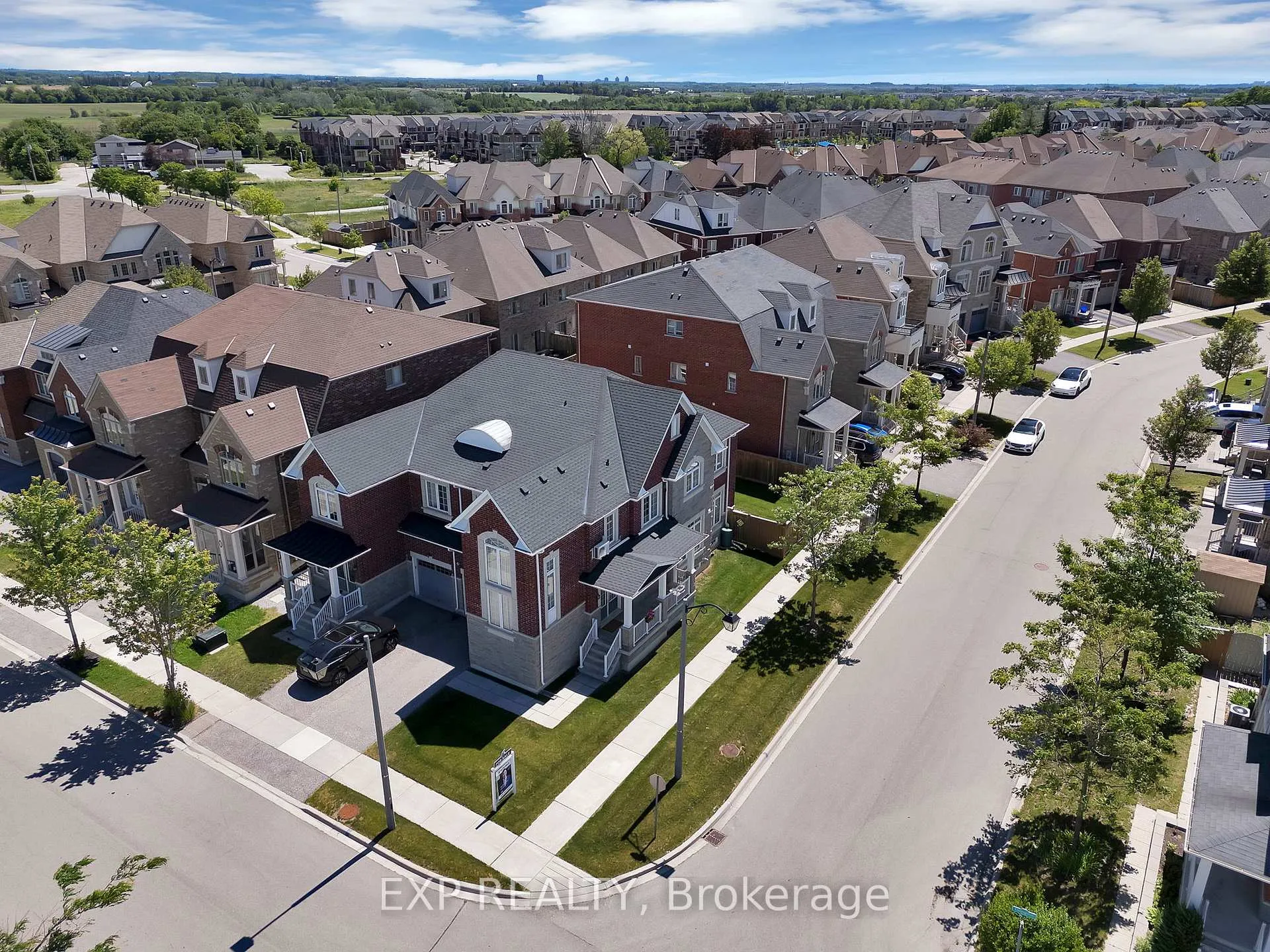 Photo 48 of 51 Living Crescent, Markham, Victoria Square — HOMEH