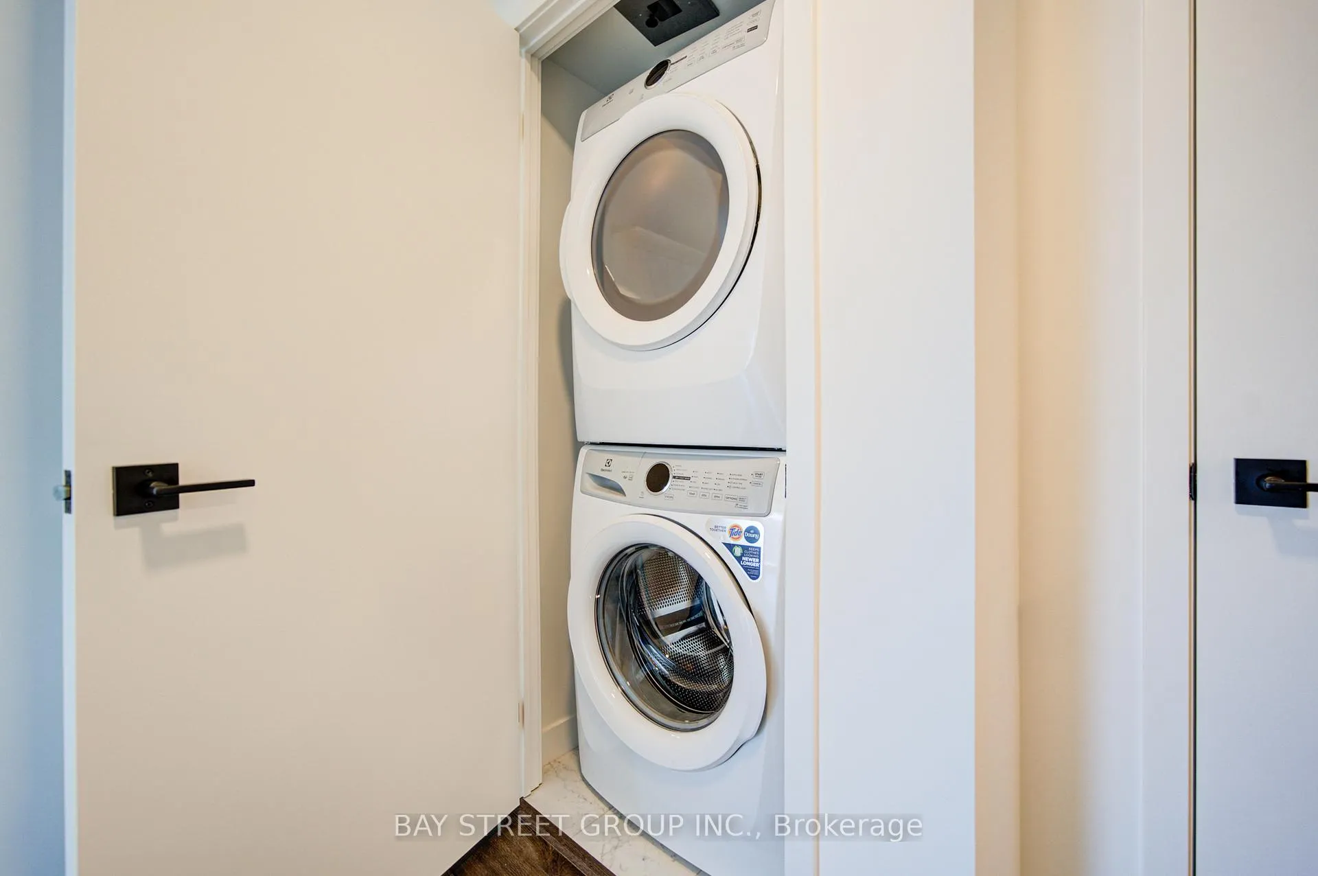 Photo 36 of Unit 2302, 609 Sherbourne Street, Toronto, North St. James Town — HOMEH