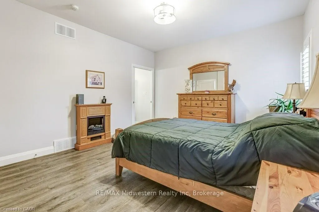 Photo 20 of 273 Queen Street, North Perth, Elma — HOMEH