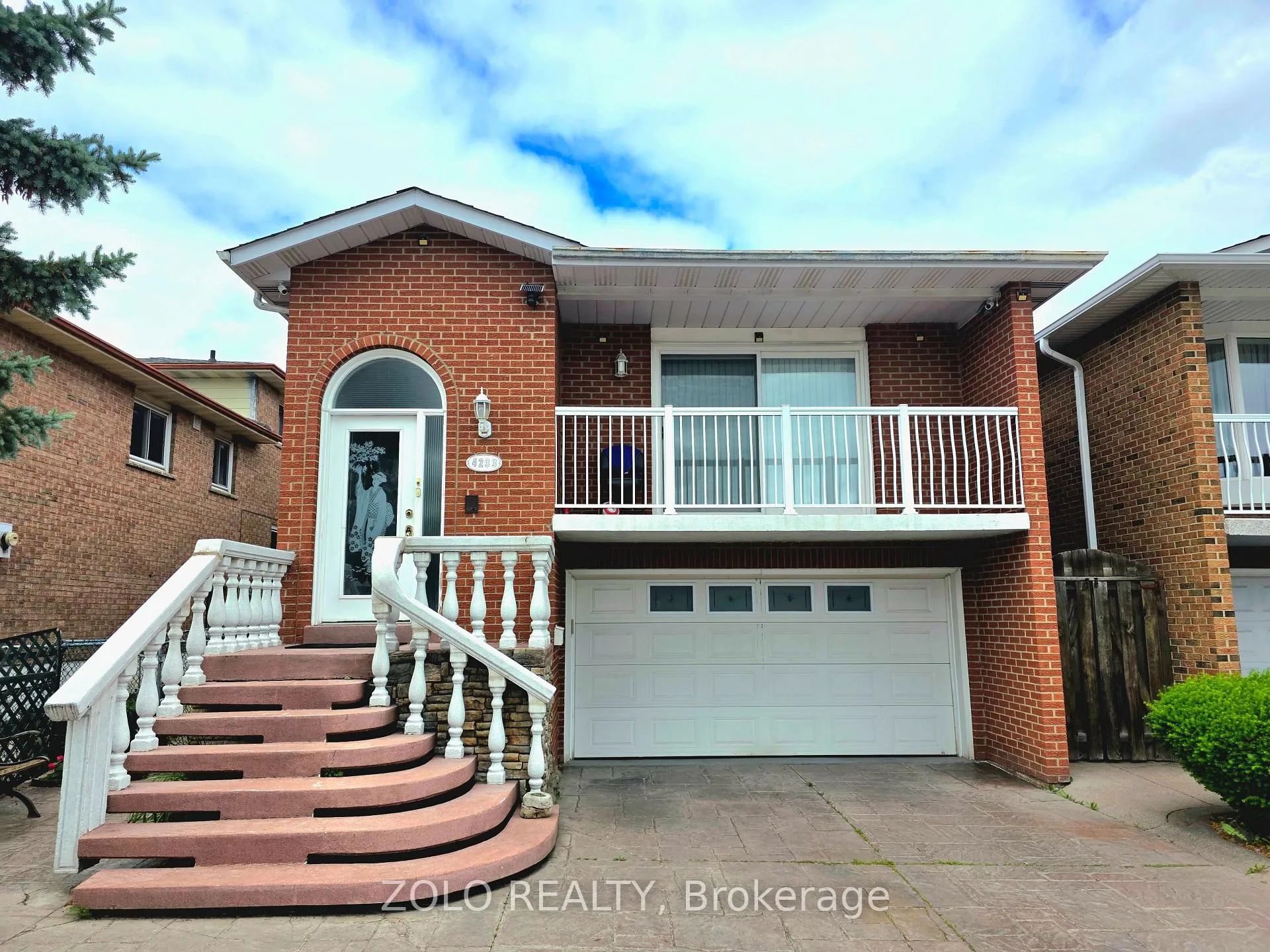 Front of 4233 Greybrook Crescent