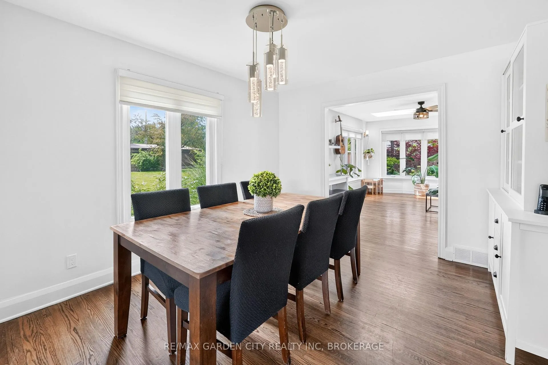 Photo 16 of 118 Riverdale Drive, St. Catharines, Old Glenridge — HOMEH