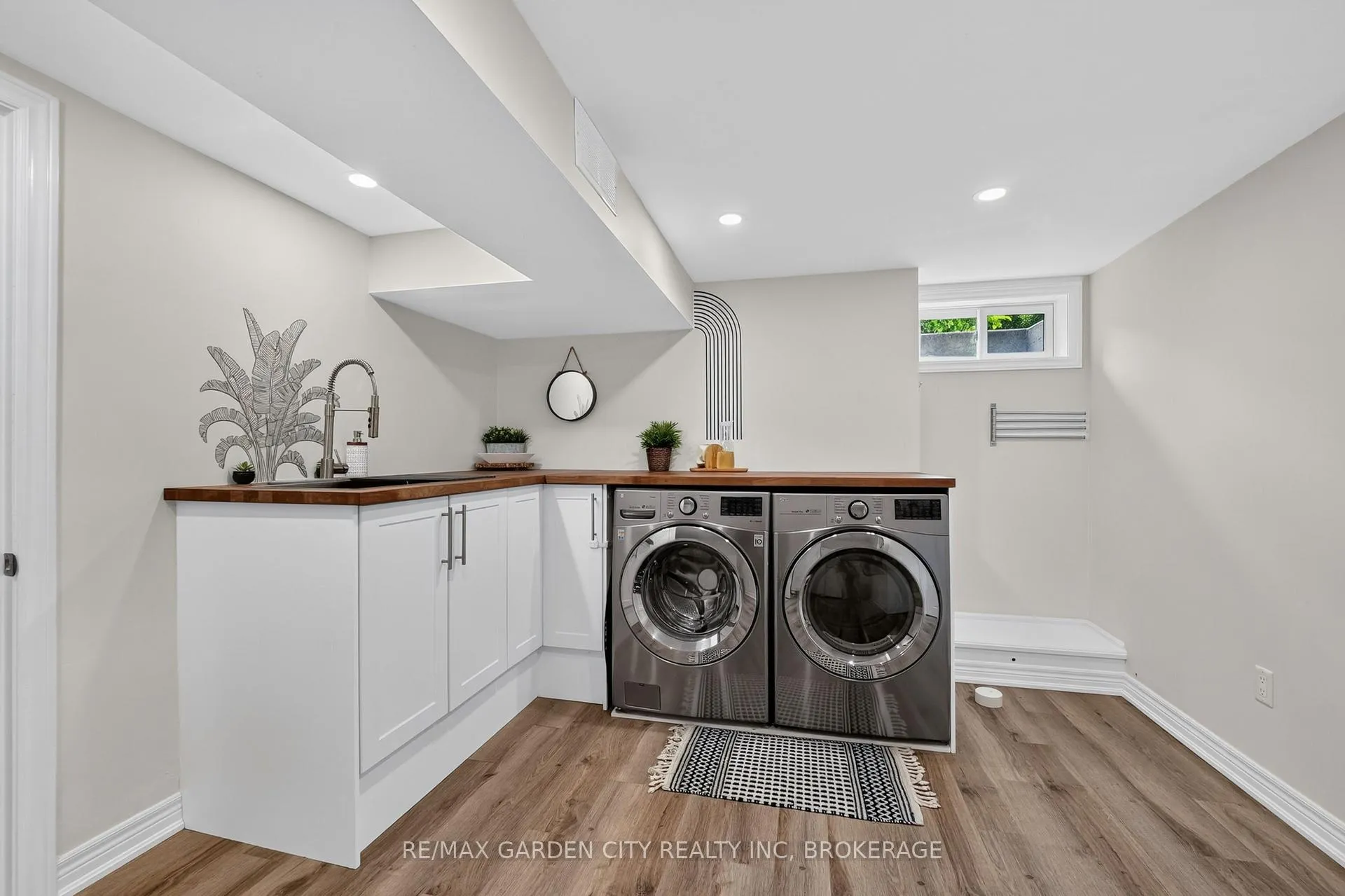 Photo 36 of 118 Riverdale Drive, St. Catharines, Old Glenridge — HOMEH