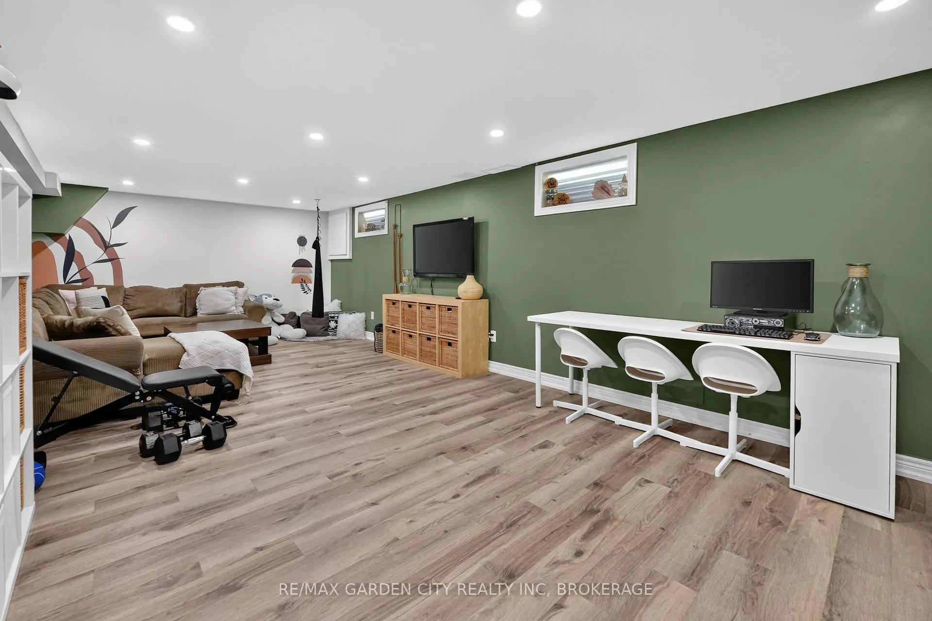 Photo 38 of 118 Riverdale Drive, St. Catharines, Old Glenridge — HOMEH