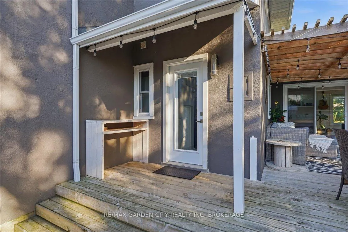 Photo 42 of 118 Riverdale Drive, St. Catharines, Old Glenridge — HOMEH