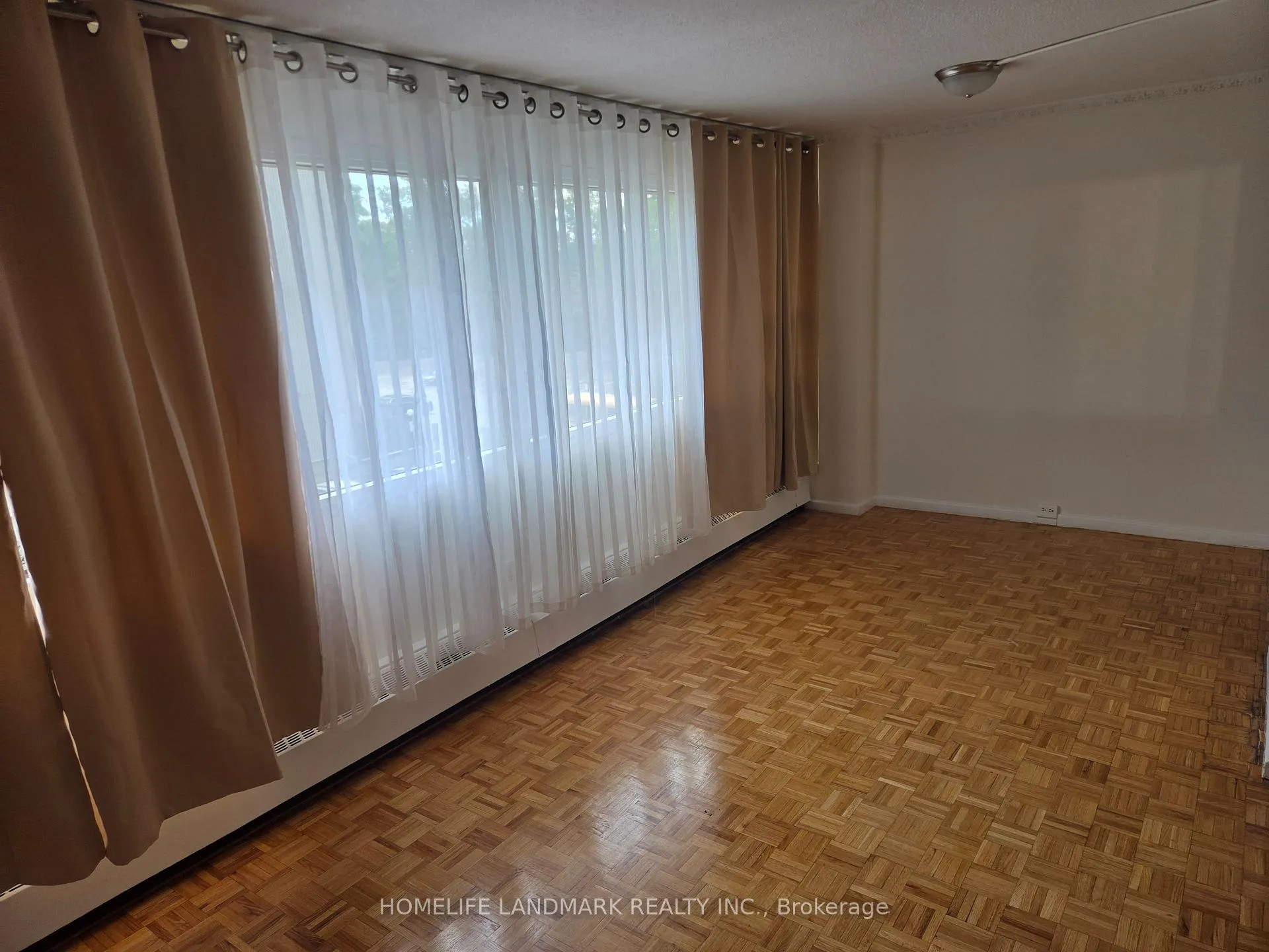 Photo 5 of Unit 301, 100 Leeward Glenway, Toronto, Flemingdon Park — HOMEH