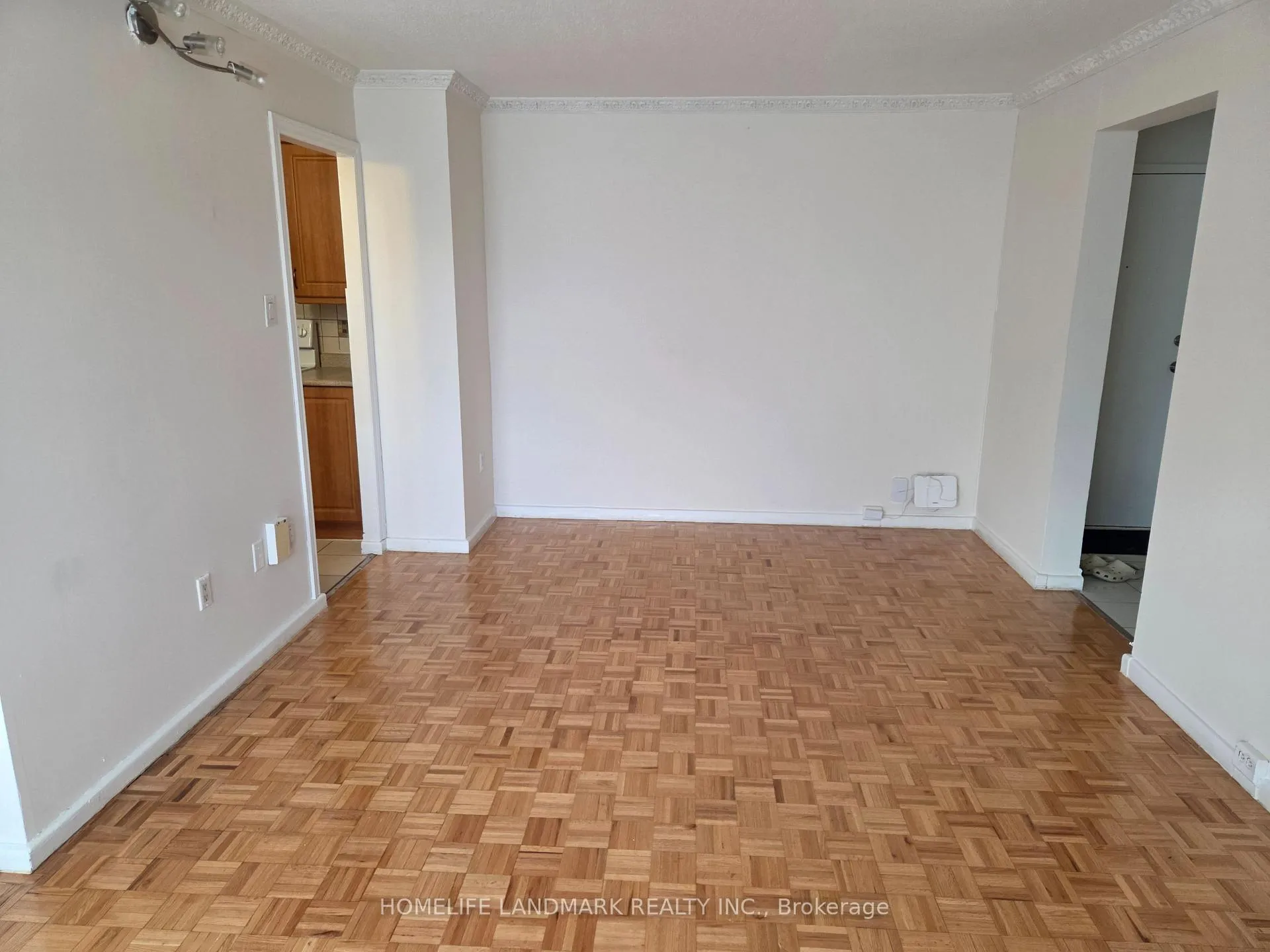 Photo 8 of Unit 301, 100 Leeward Glenway, Toronto, Flemingdon Park — HOMEH