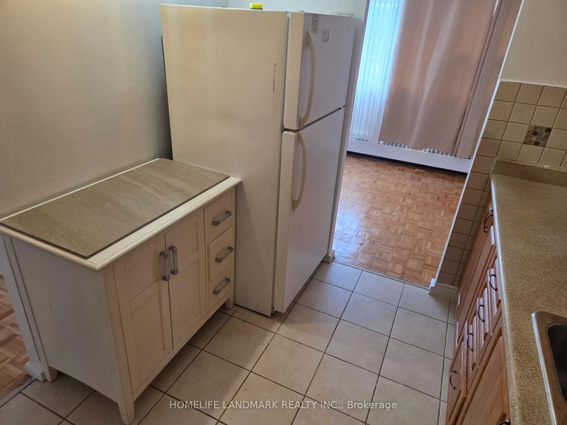 Photo 11 of Unit 301, 100 Leeward Glenway, Toronto, Flemingdon Park — HOMEH