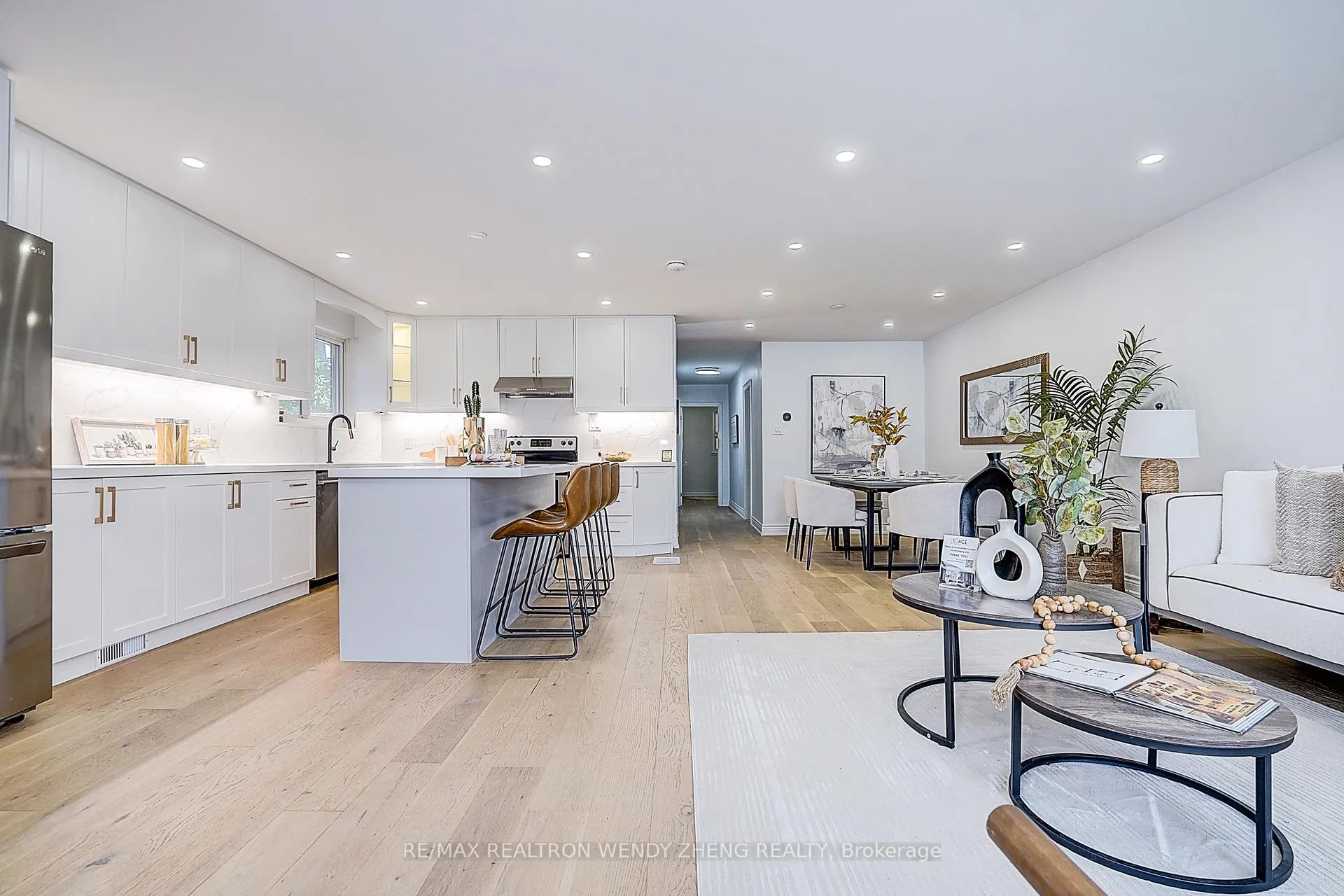 Photo 5 of 47 Sherwood Forest Drive, Markham, Bullock — HOMEH
