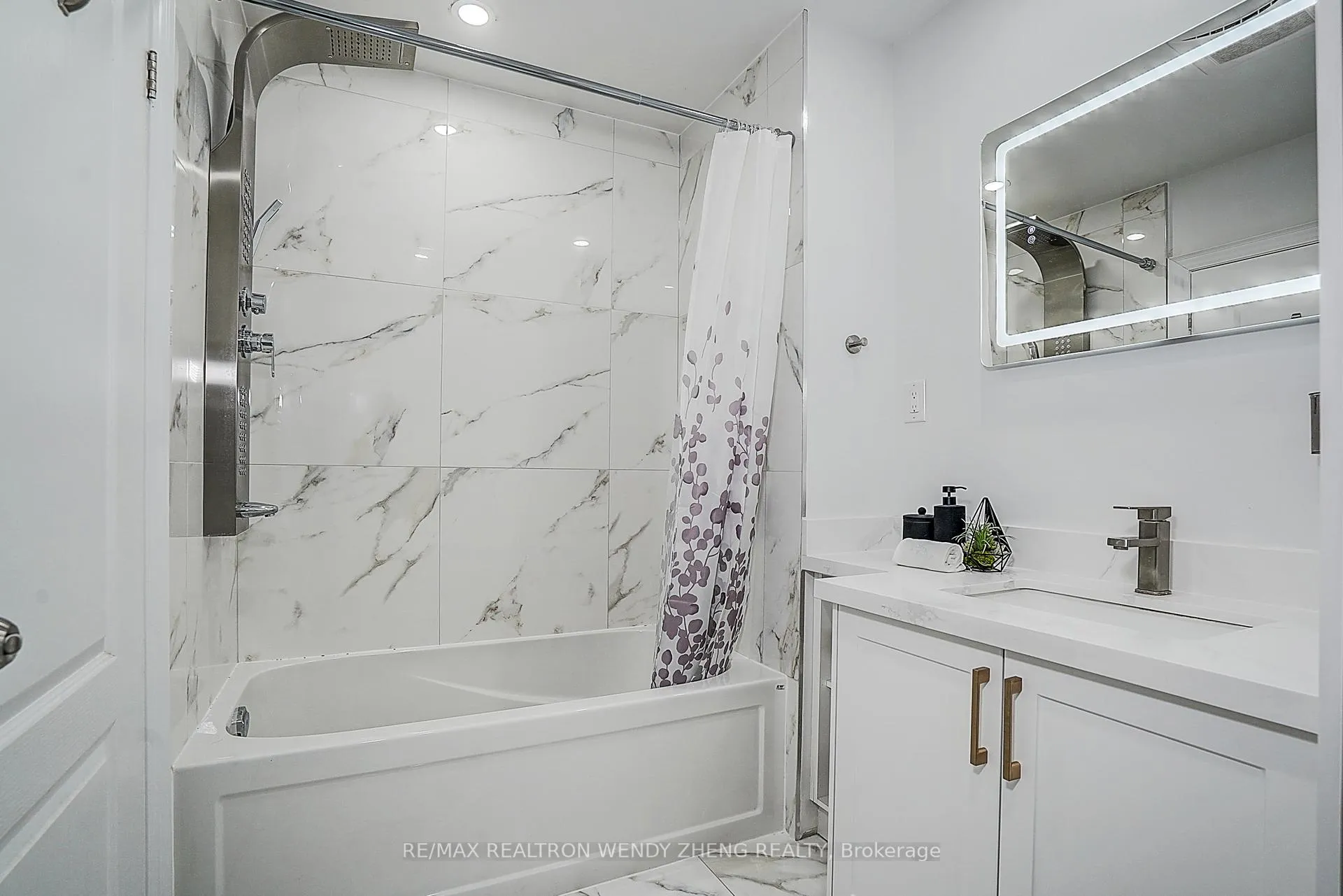 Photo 28 of 47 Sherwood Forest Drive, Markham, Bullock — HOMEH